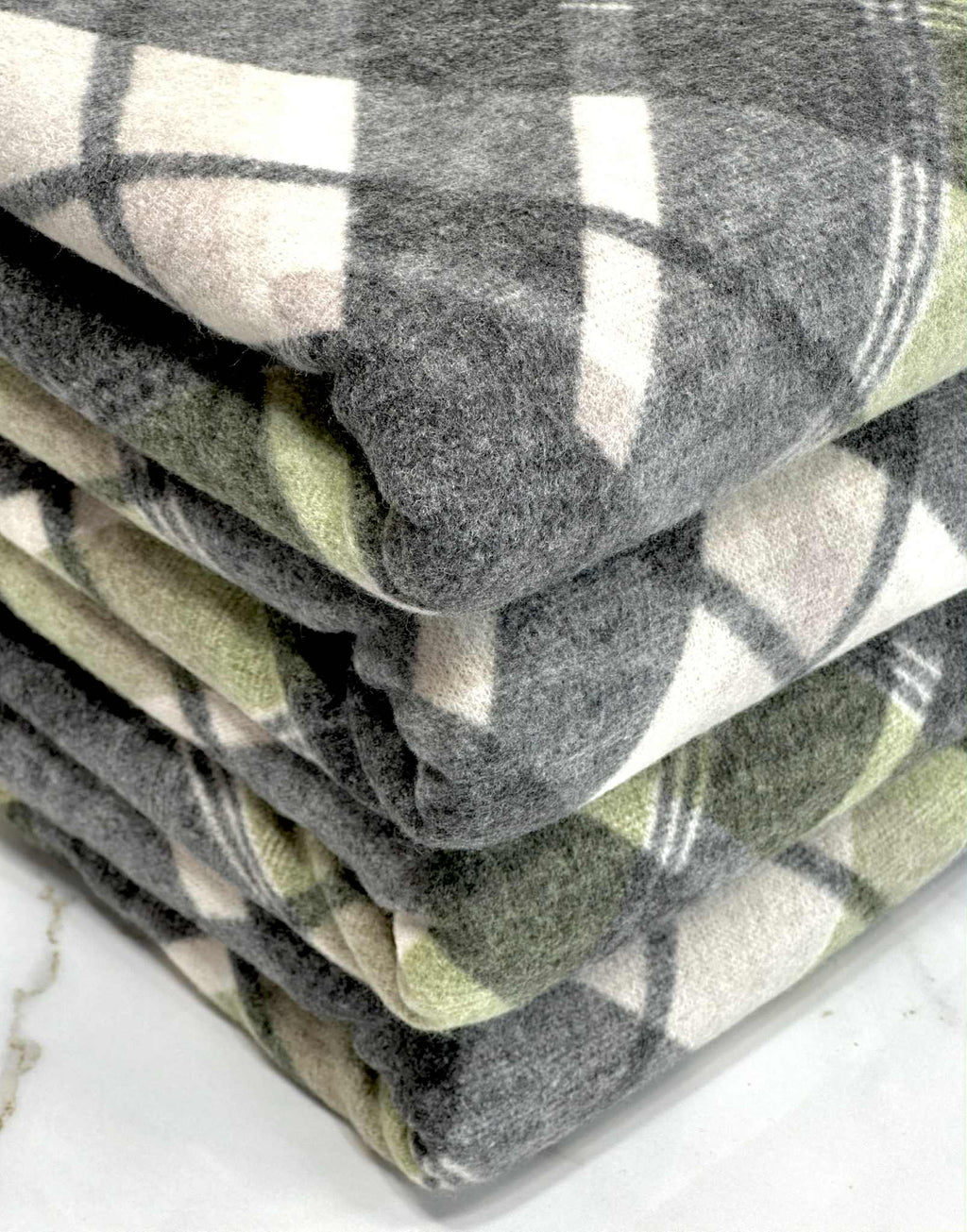 (BRUSHED SWEATER KNIT) OLIVE DIAGONAL PLAID