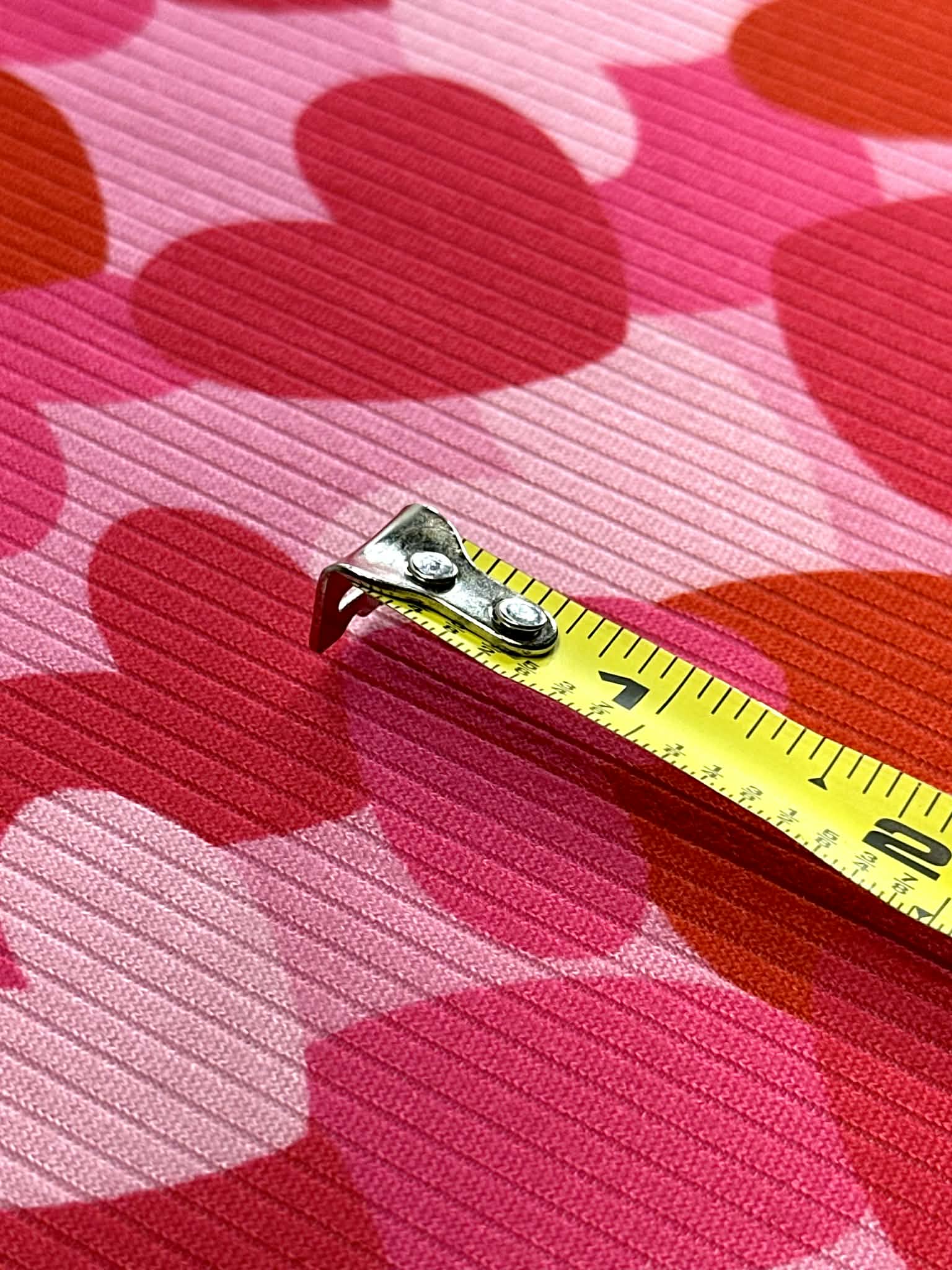 (4X2 YUMMY RIB) RED AND PINK HEARTS ON PINK (1)