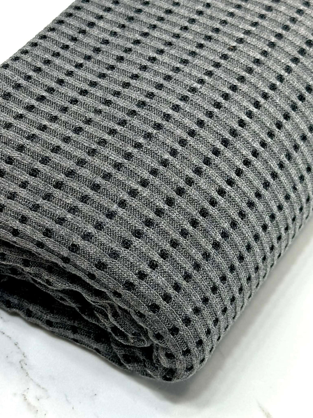 (WAFFLE) BLACK DOTS STRIPE ON CHARCOAL