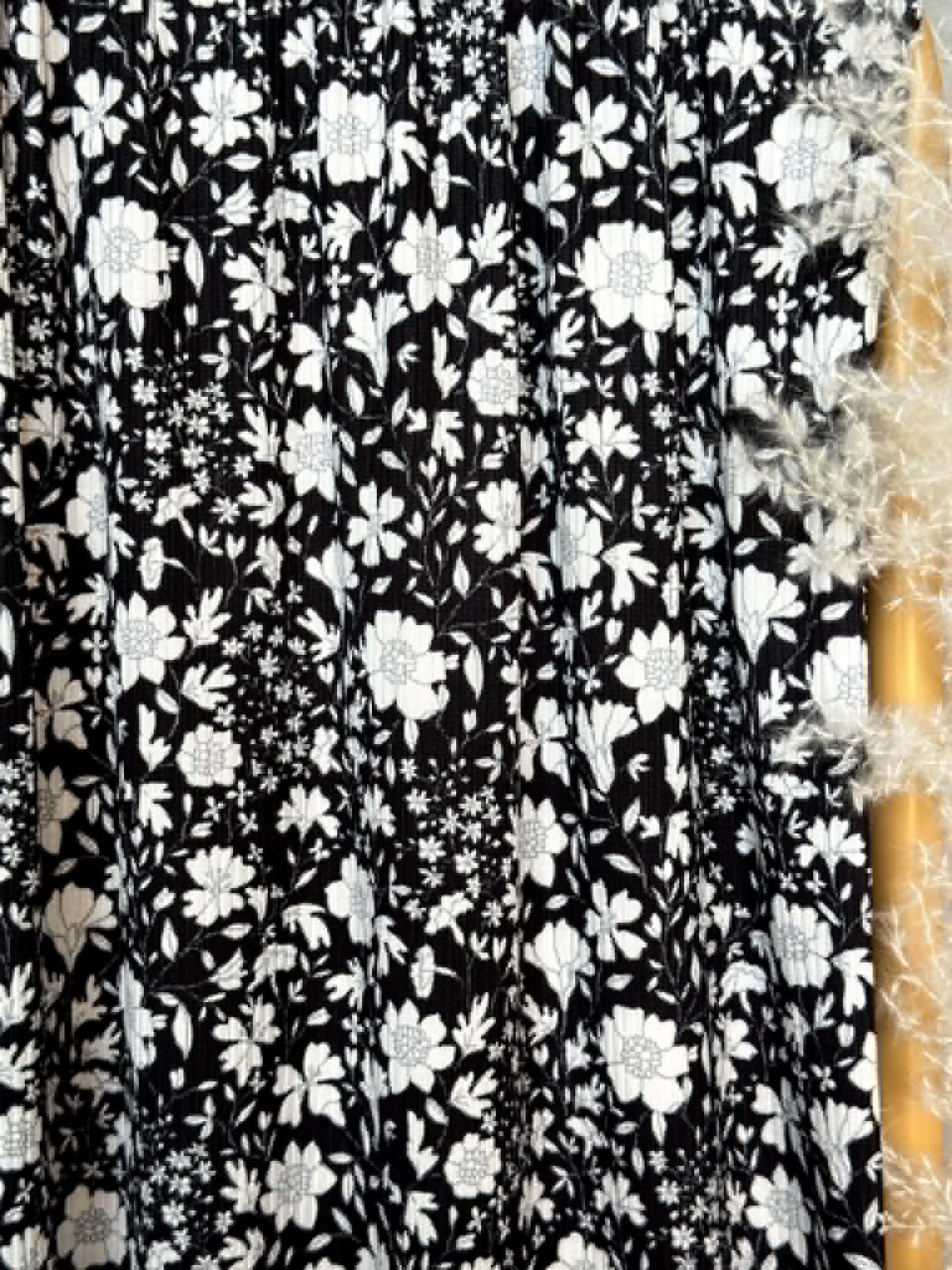 (4X2 RIB) OFF WHITE FLOWERS AND LEAVES PATTERN ON BLACK