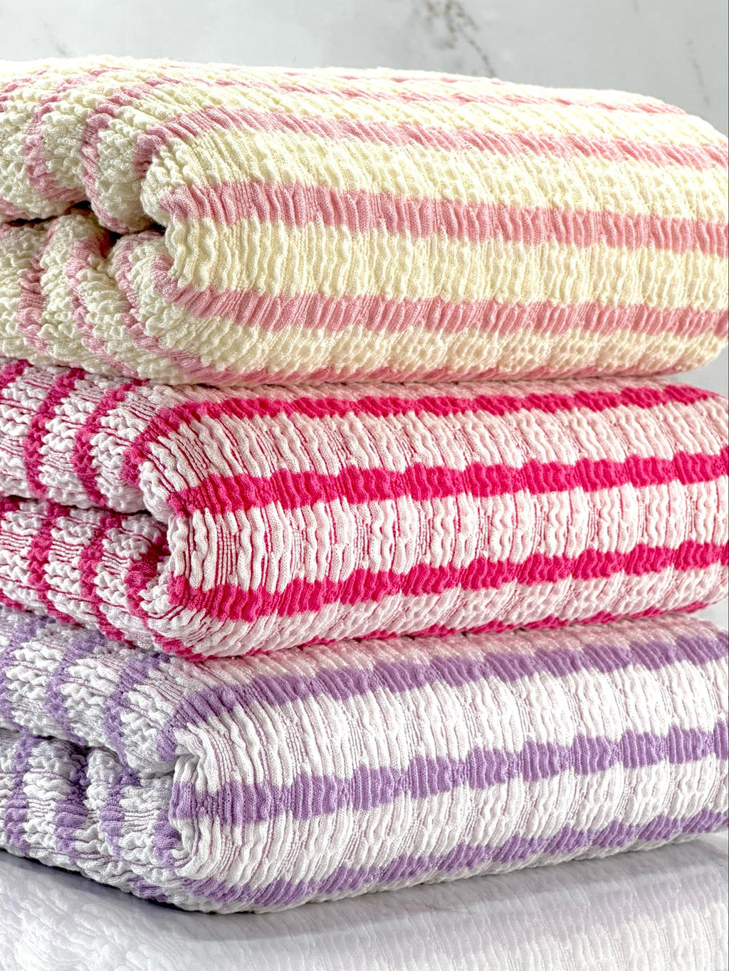 (GUAPO STRIPE) FUCHSIA STRIPES ON OFF WHITE