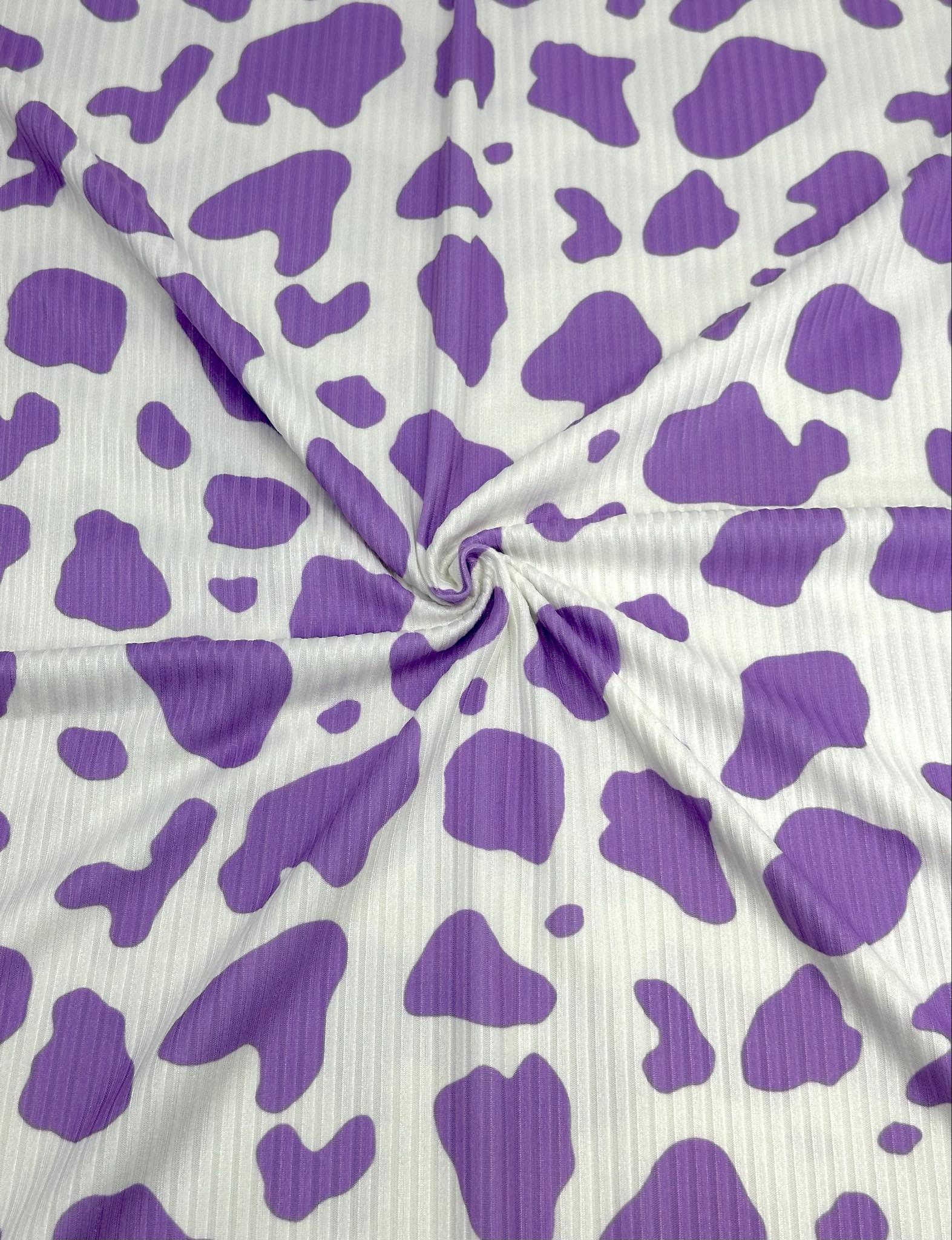 (YUMMY RIB) LAVENDER COW PRINT ON OFF WHITE