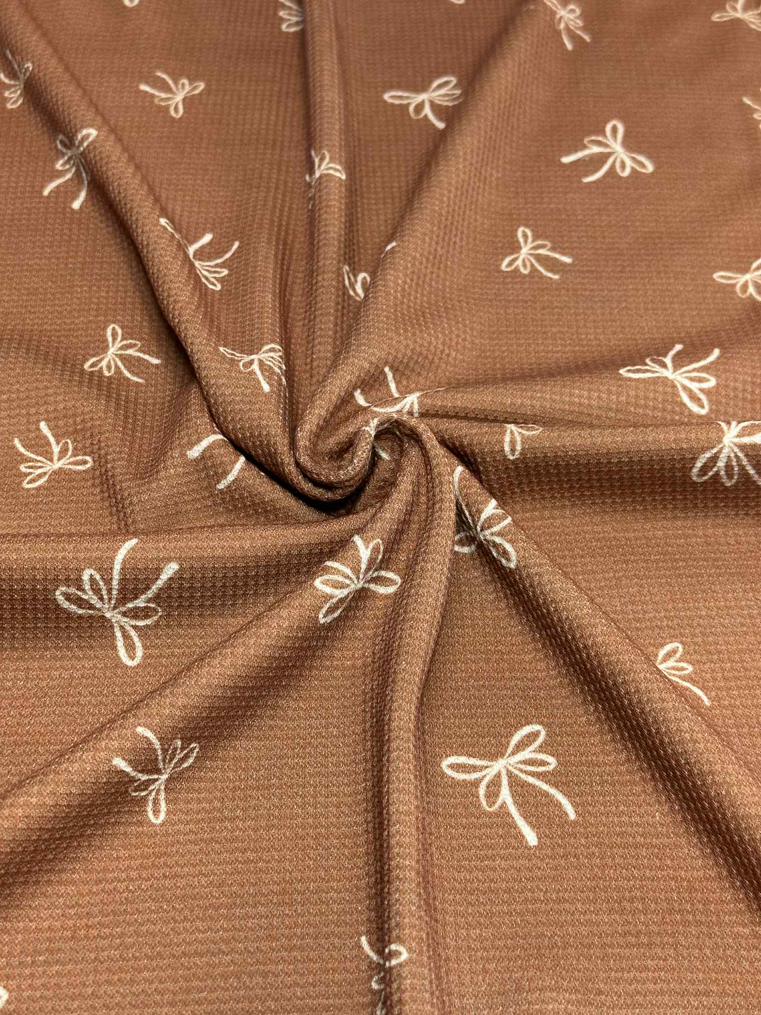 (THERMAL) OFF WHITE BOWS ON BRICK (1)