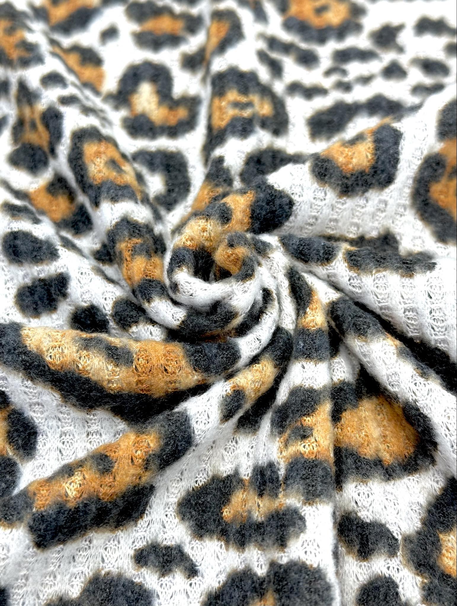 (WAFFLE BRUSHED) RUST CHEETAH ON OFF WHITE(5)