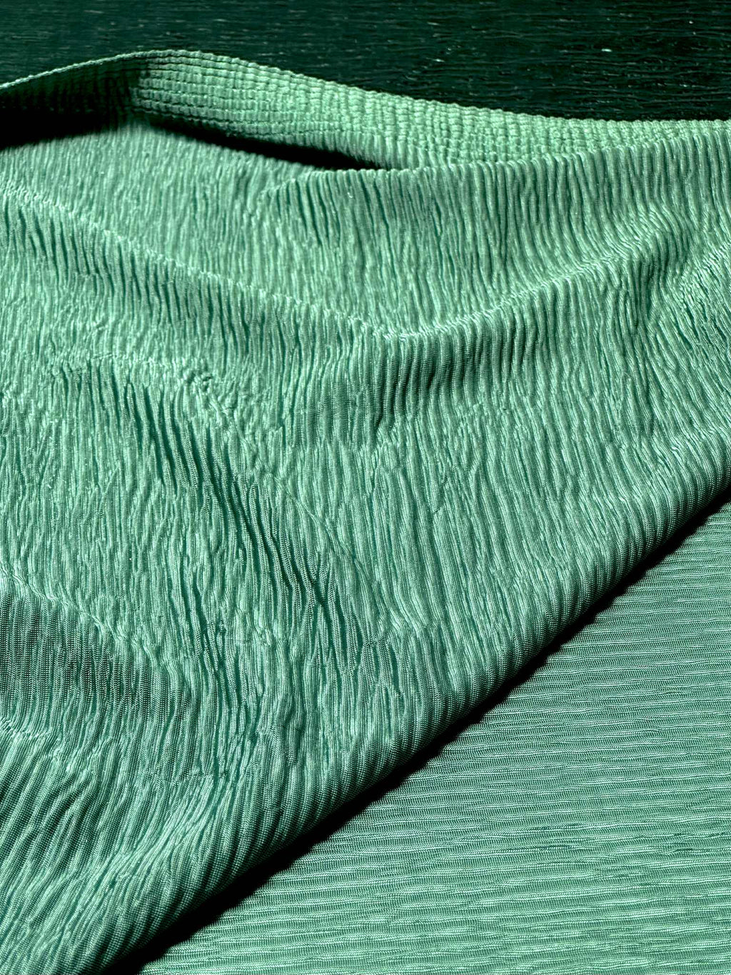 (VELVET PLEATED) EMERALD (2)