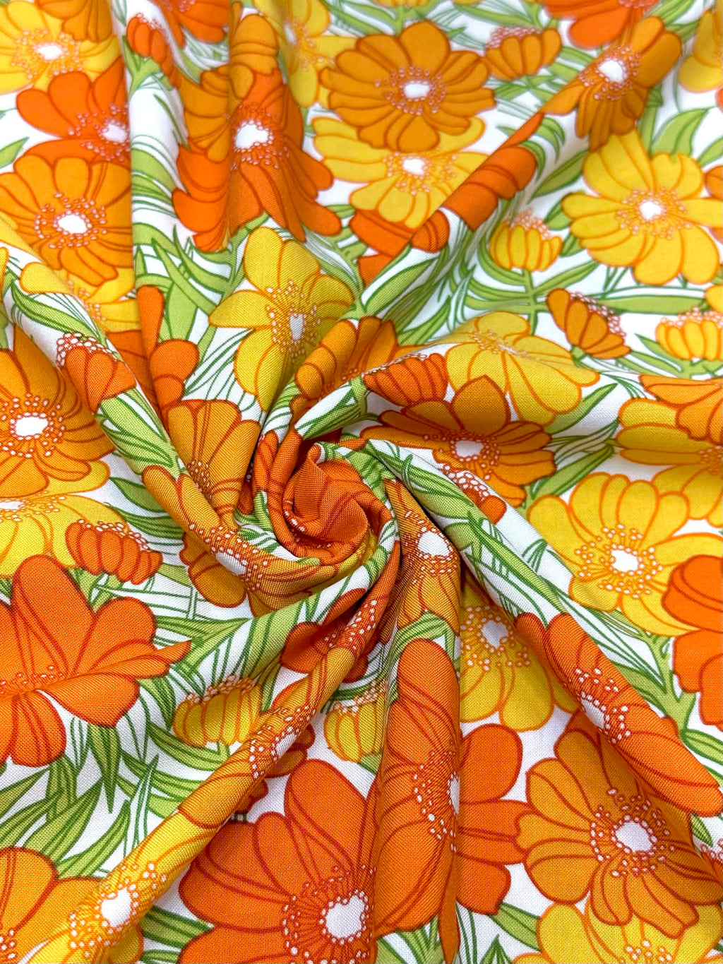 (WOVEN) ORANGE AND TANGERINE FLOWERS ON OFF WHITE