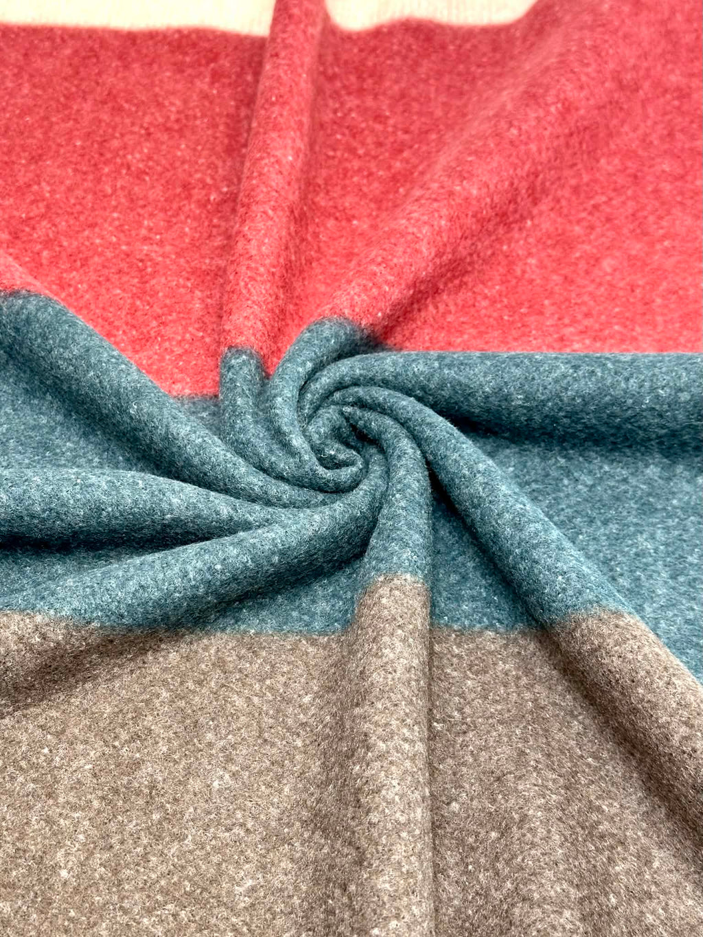 (MAKARON BRUSHED) RED, BEIGE AND BROWN PATTERN (1)