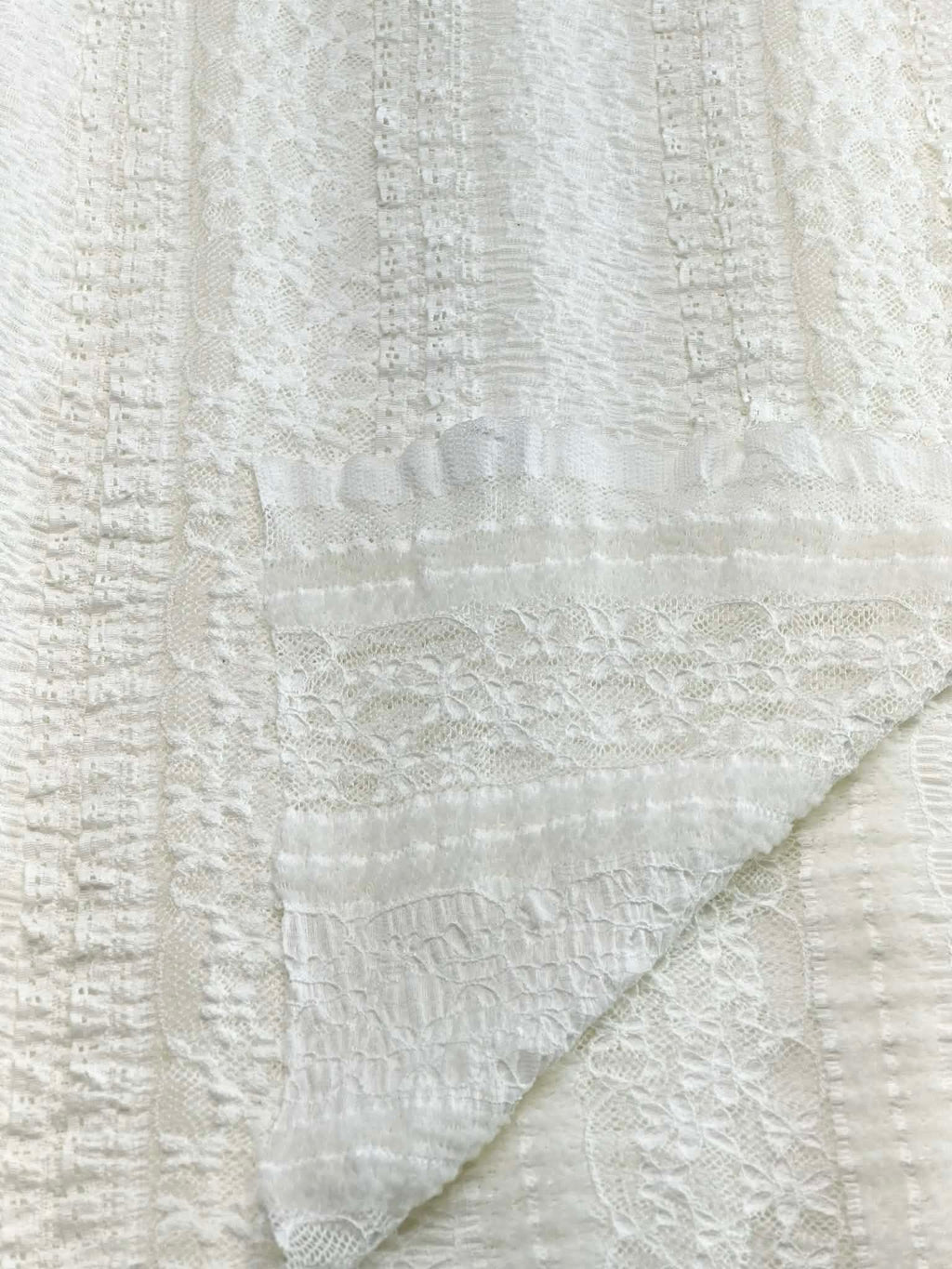 (RUFFLE LACE) OFF WHITE FLORAL