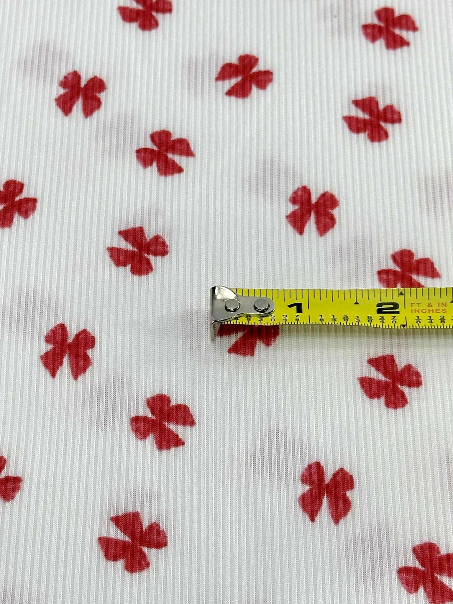 (2X2 RIB) RED BOWS ON OFF WHITE