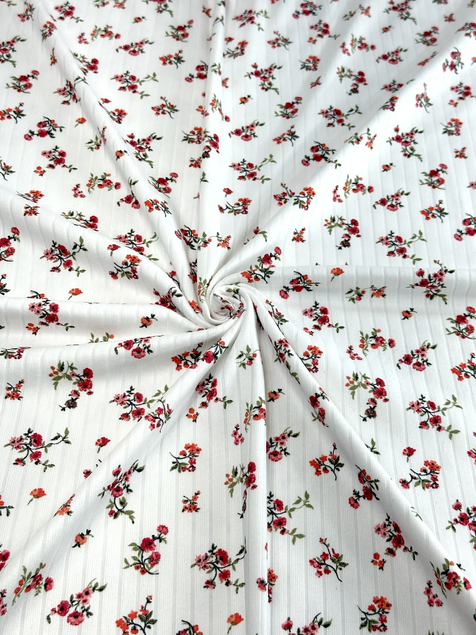 (8X2 RIB) RED FLOWERS ON OFF WHITE