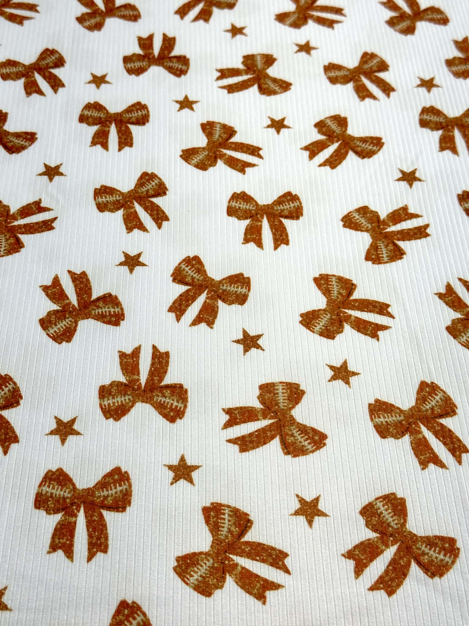 (4X2 YUMMY RIB) FOOTBALL BOWS AND STARS ON OFF WHITE(2)