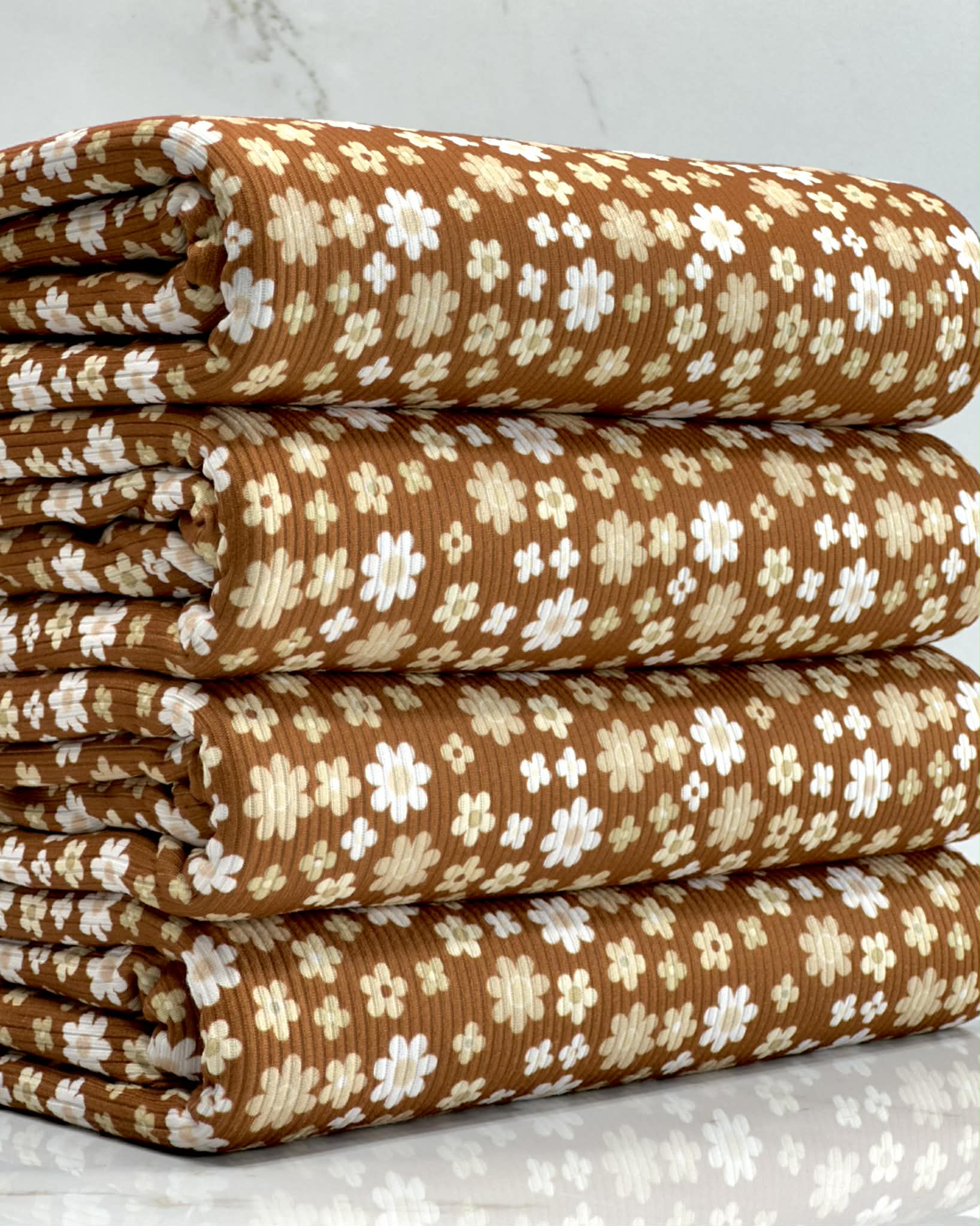 (2X2 YUMMY RIB) CREAM AND OFF WHITE TINY FLOWERS ON BROWN