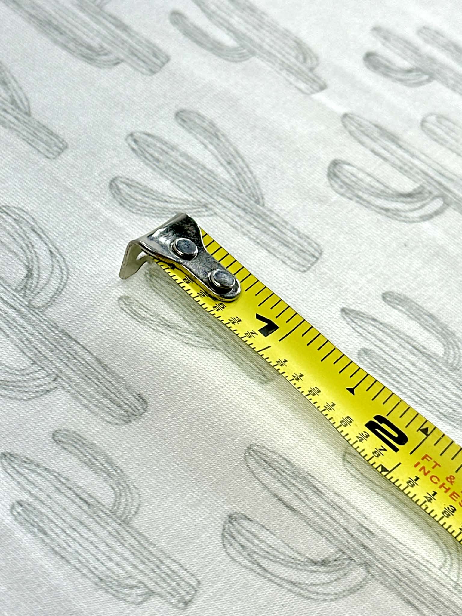 (RAYON MODAL) VINTAGE CACTUS ON OFF WHITE