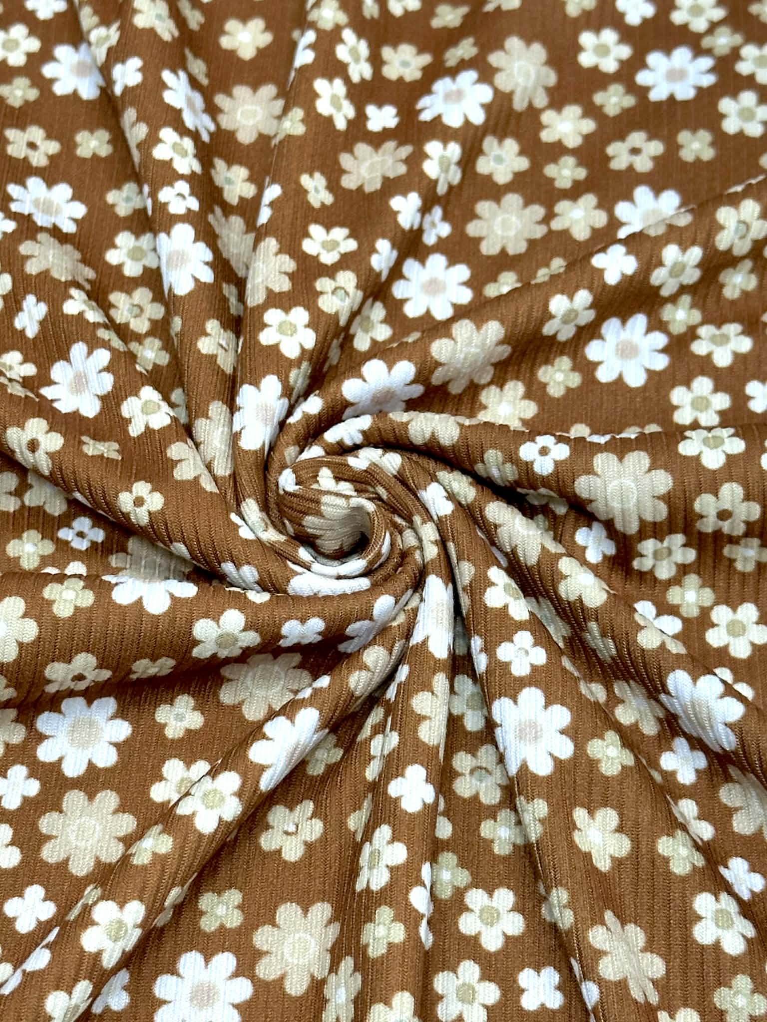 (2X2 YUMMY RIB) CREAM AND OFF WHITE TINY FLOWERS ON BROWN