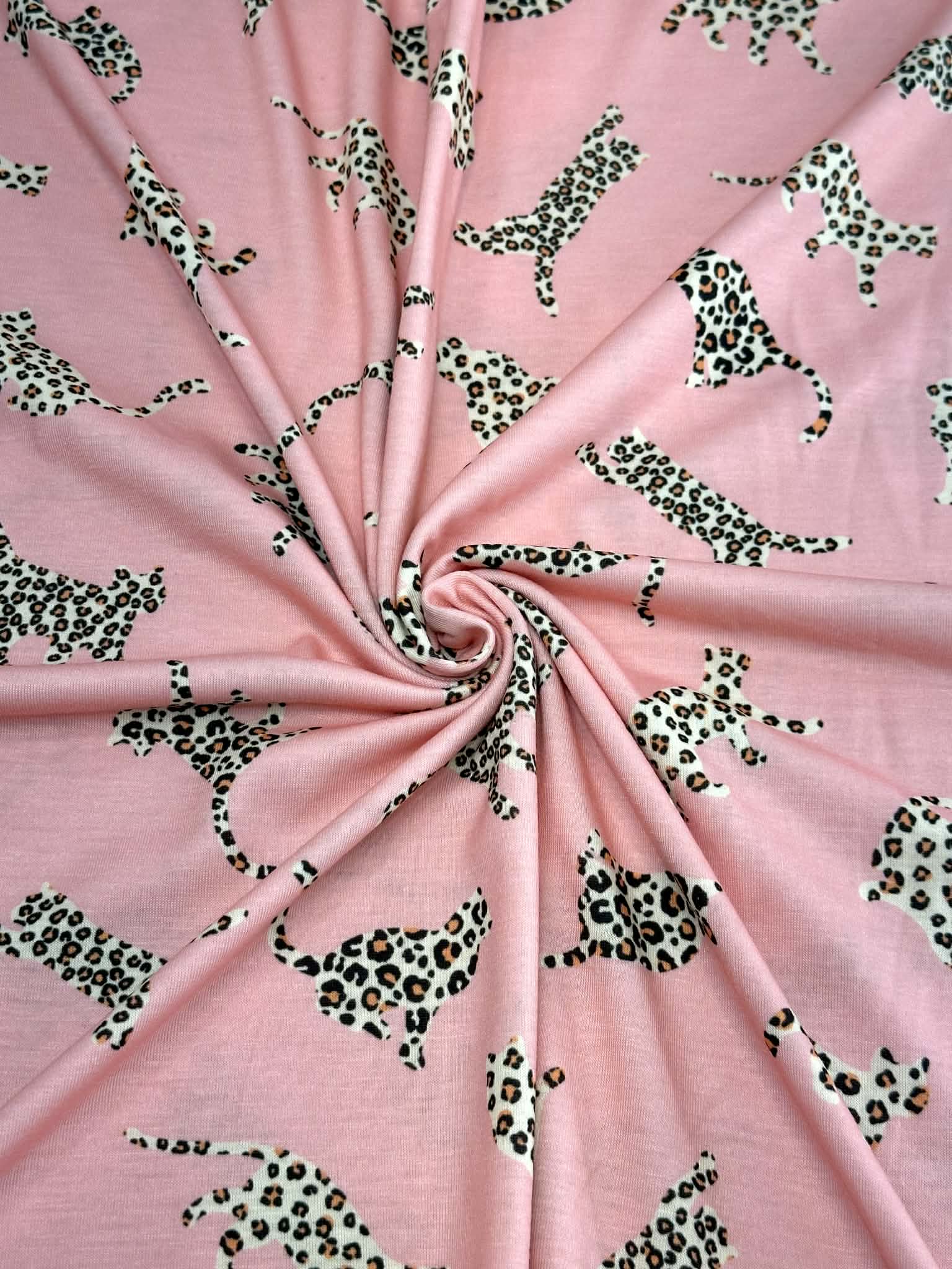 (JERSEY) CHEETAHS ON LIGHT CORAL