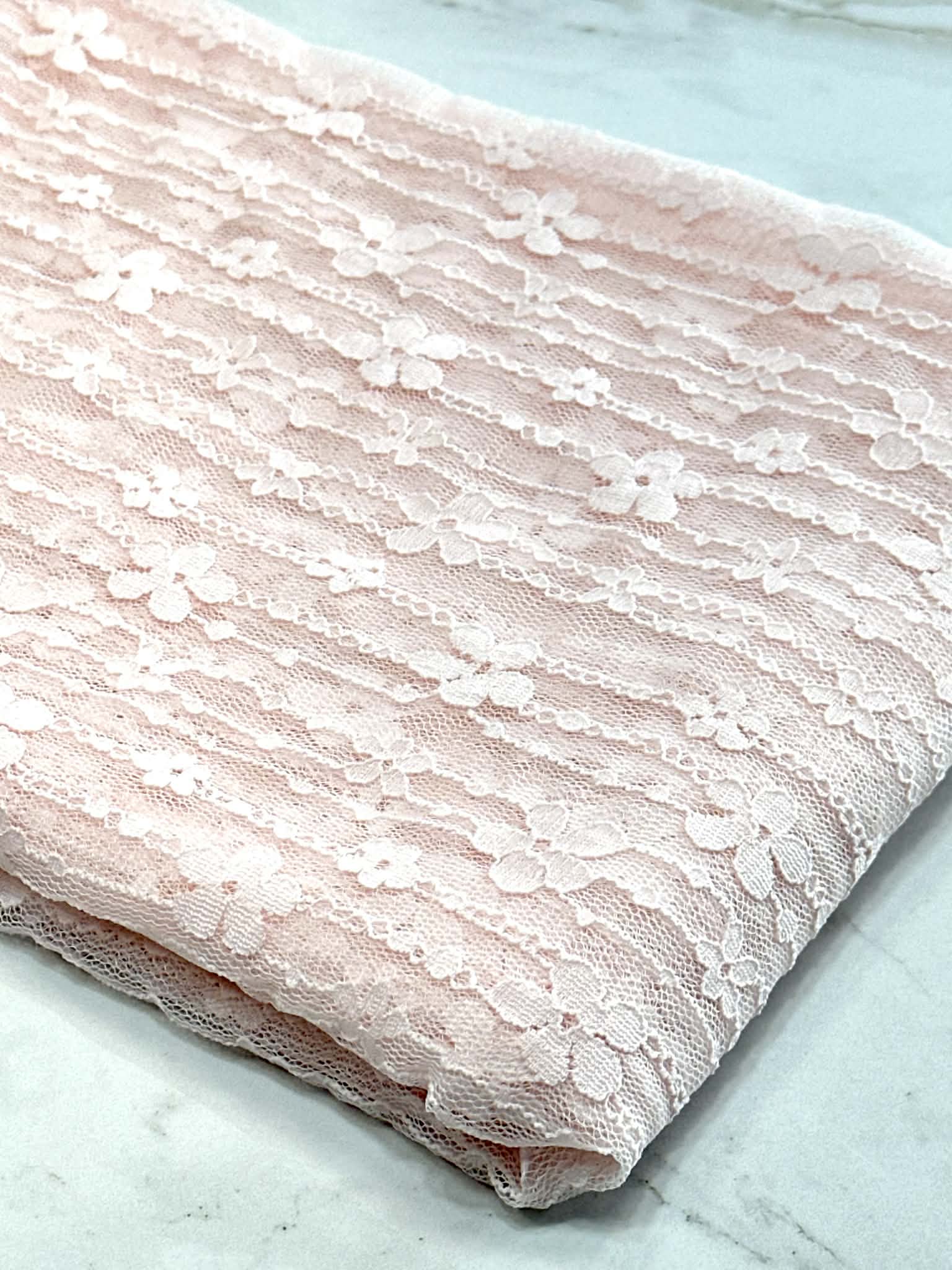 (LACE) LIGHT PINK FLORAL PATTERN