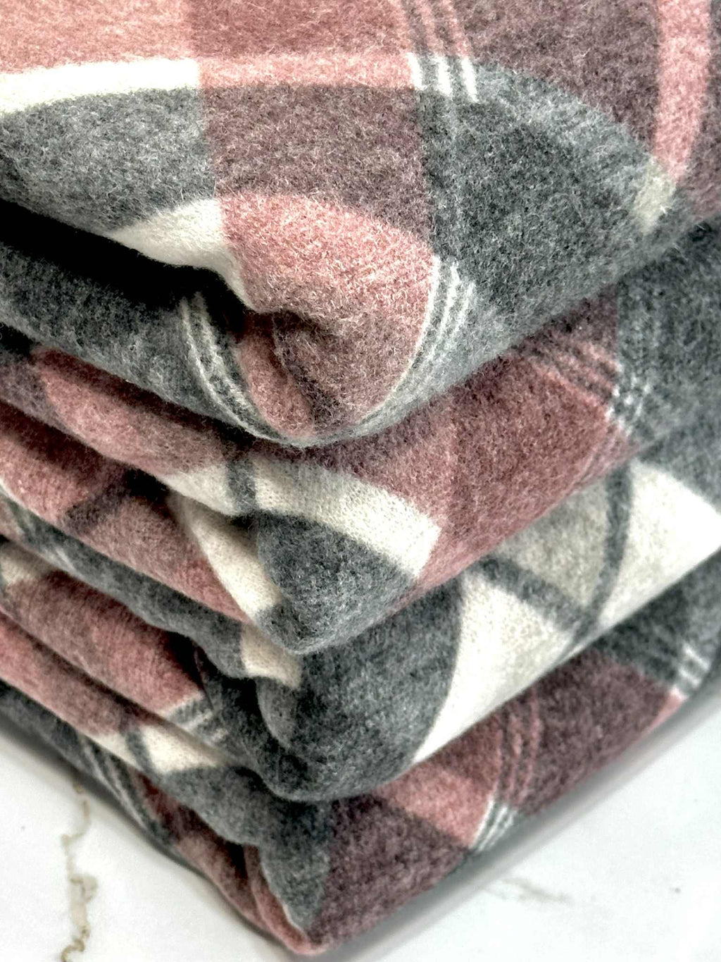 (BRUSHED SWEATER KNIT) BURGUNDY DIAGONAL PLAID