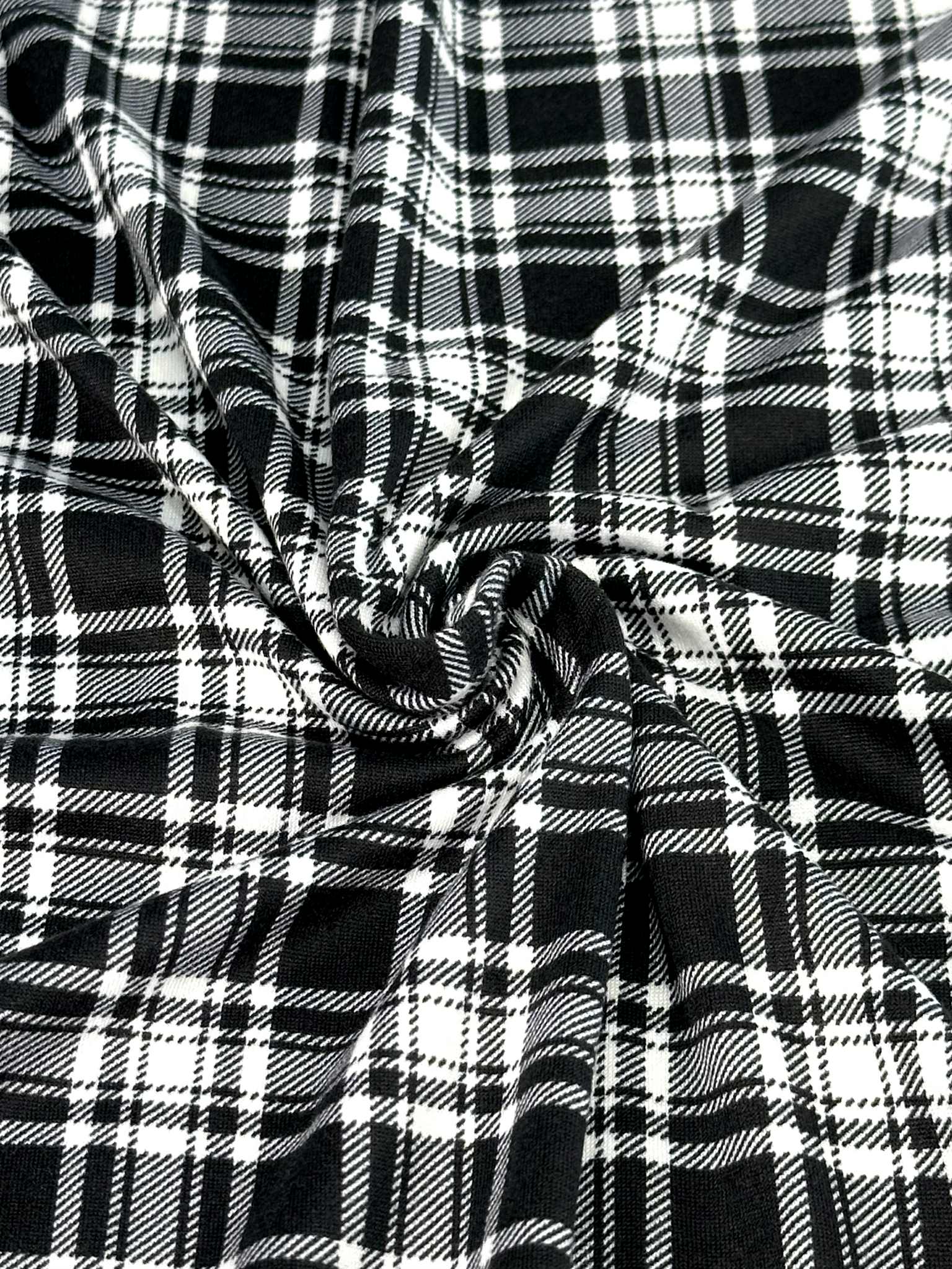 (DBP) BLACK AND OFF WHITE PLAID