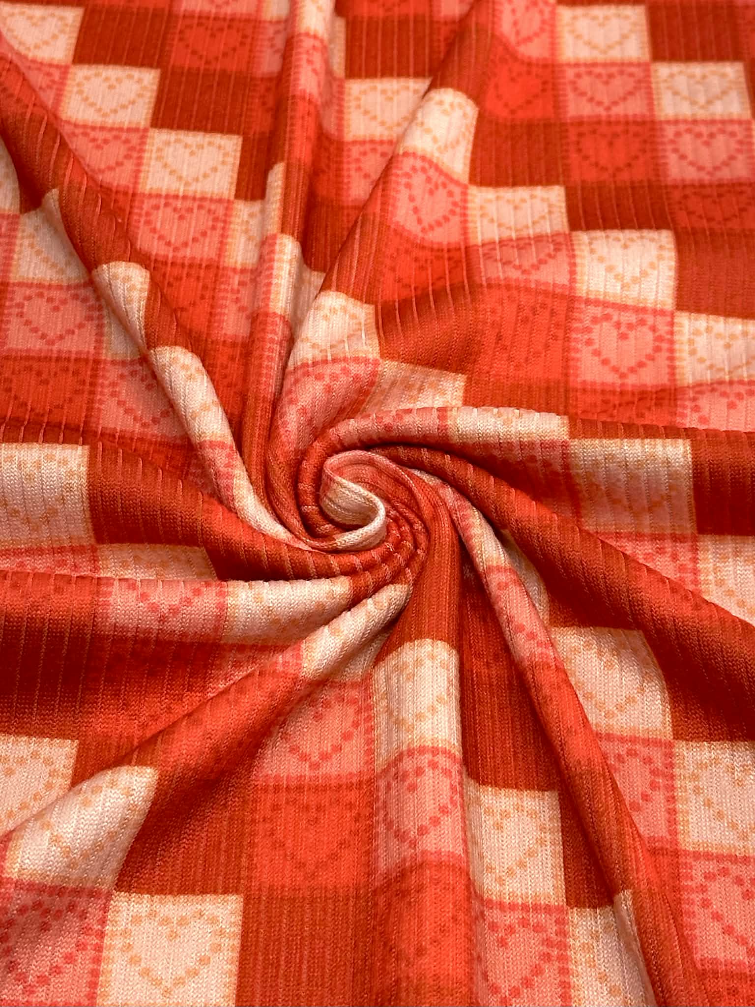(4X2 YUMMY RIB) PINK AND RED HEARTS ON CHECKERED PATTERN