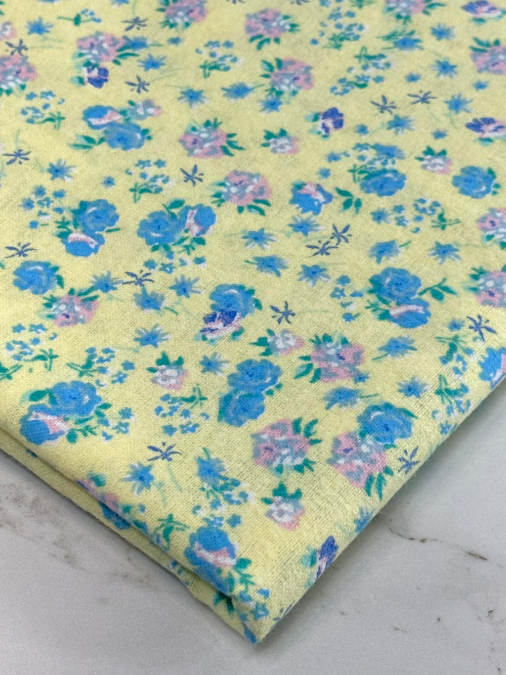 (FLANNEL COTTON) FLORAL PATTERN ON SOFT YELLOW
