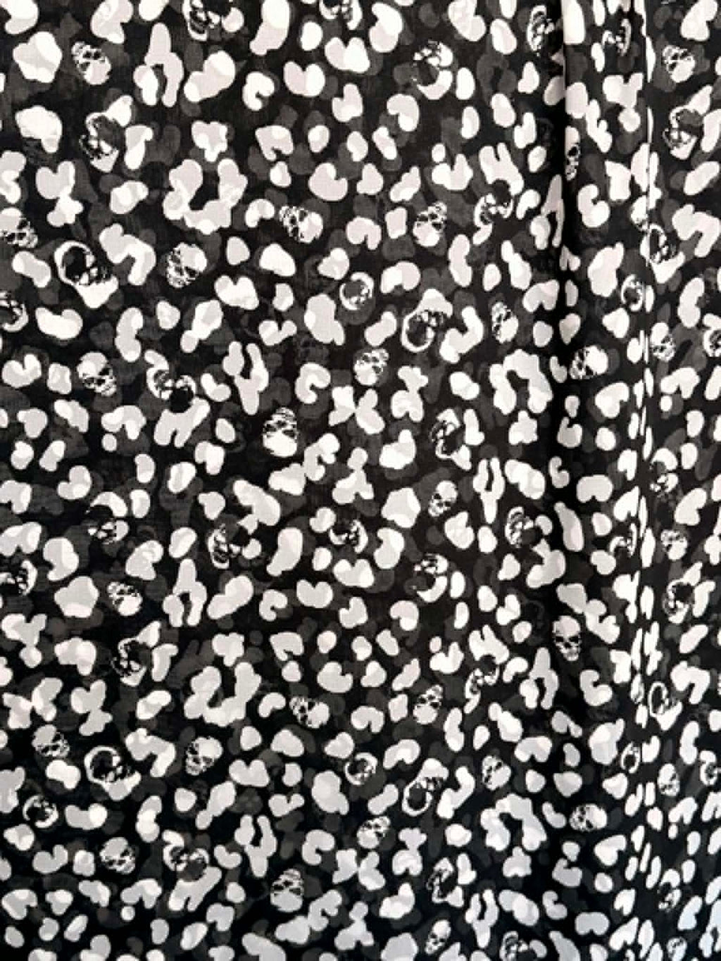(WOVEN) SKULL AND LEOPARD PATTERN ON BLACK