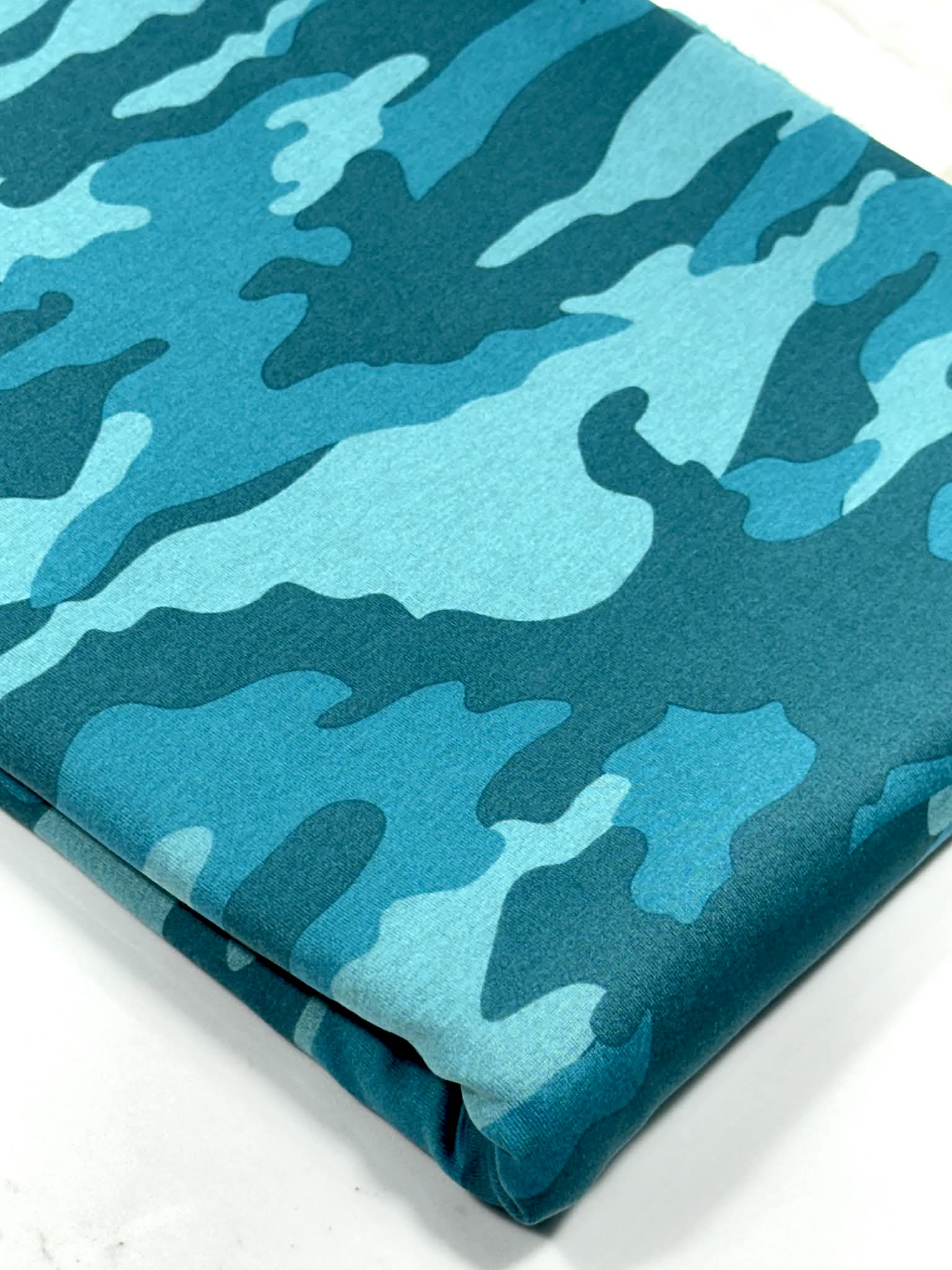 (YOGA) TEAL AND TURQUOISE CAMOFLAGE