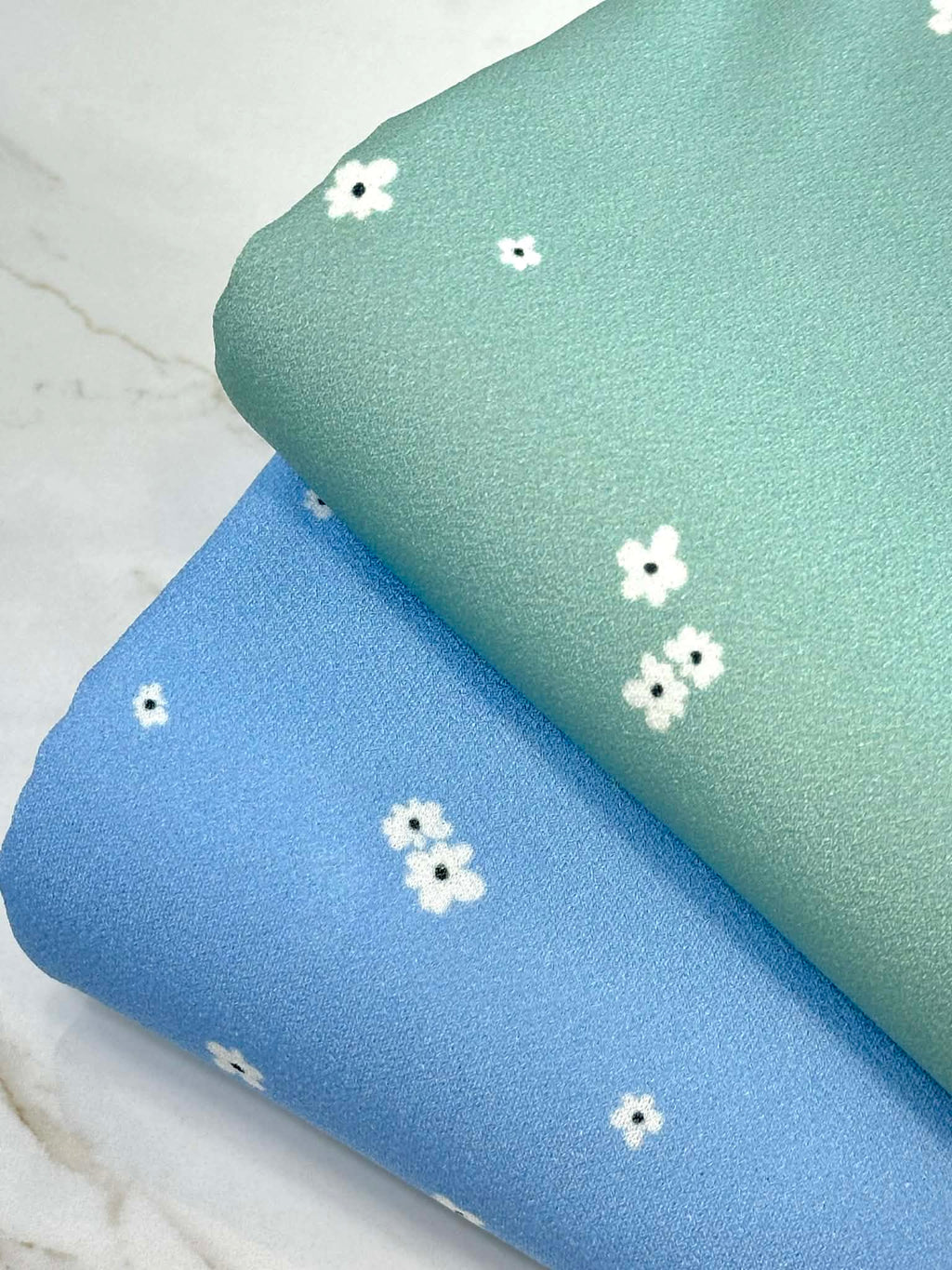 (CREPE KNIT) TINY WHITE FLOWERS ON