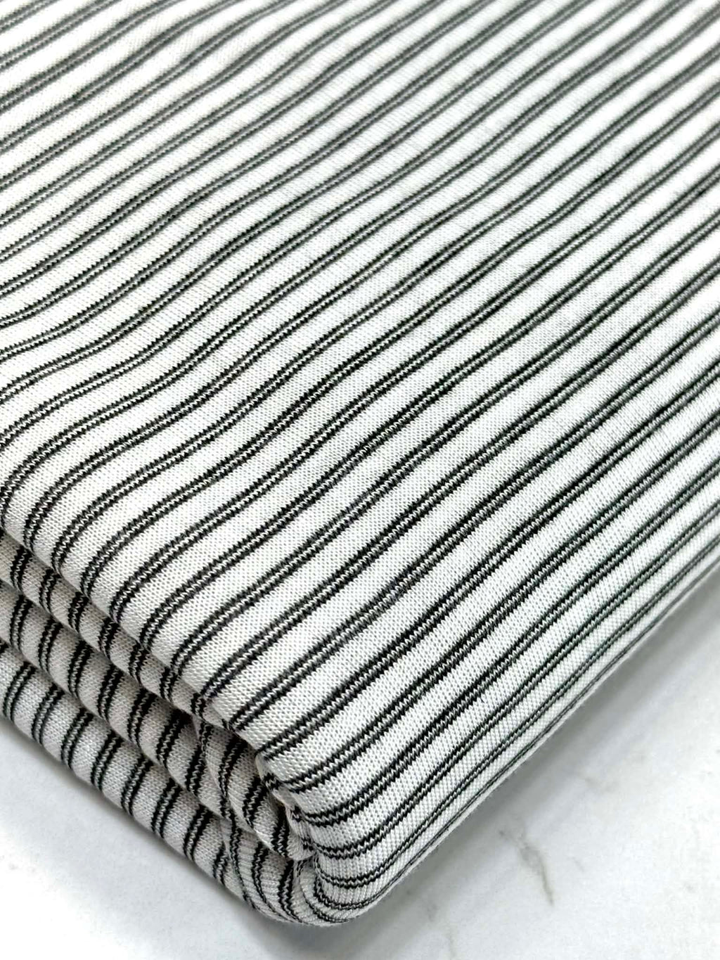 (KNIT) BLACK DOUBLE STRIPE ON OFF WHITE(4)