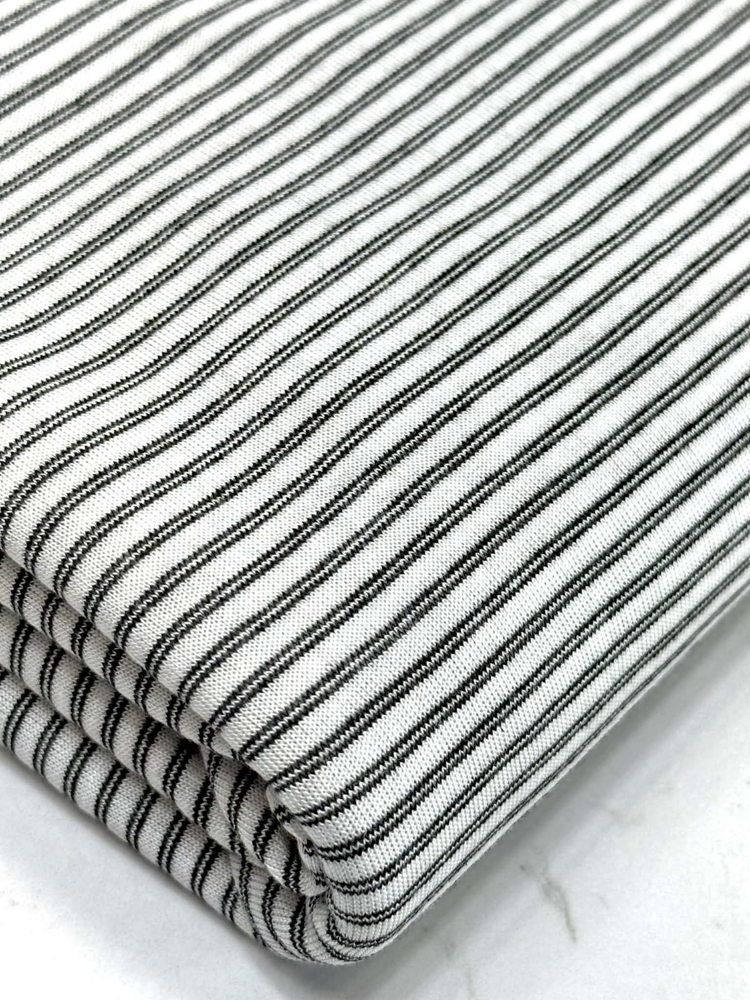 (KNIT) BLACK DOUBLE STRIPE ON OFF WHITE(4)