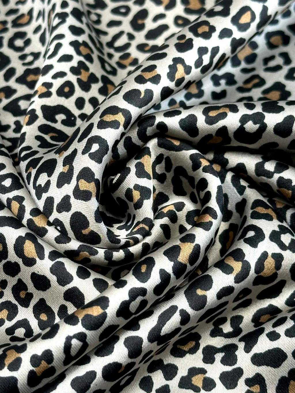 (SATIN) TINY CARAMEL CHEETAH ON TAUPE