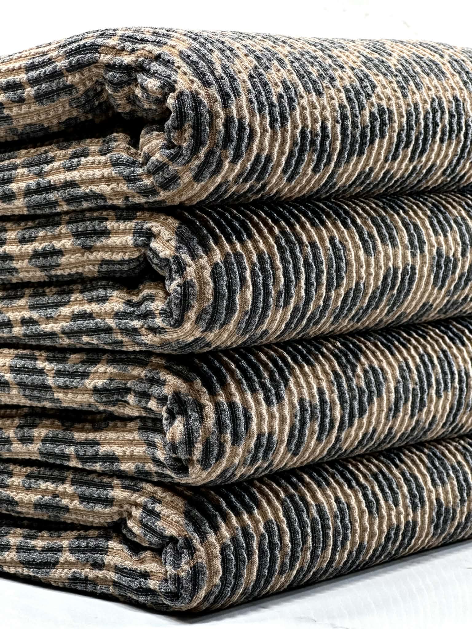 (URBAN RIB) VINTAGE BLACK LEOPARD ON BROWN