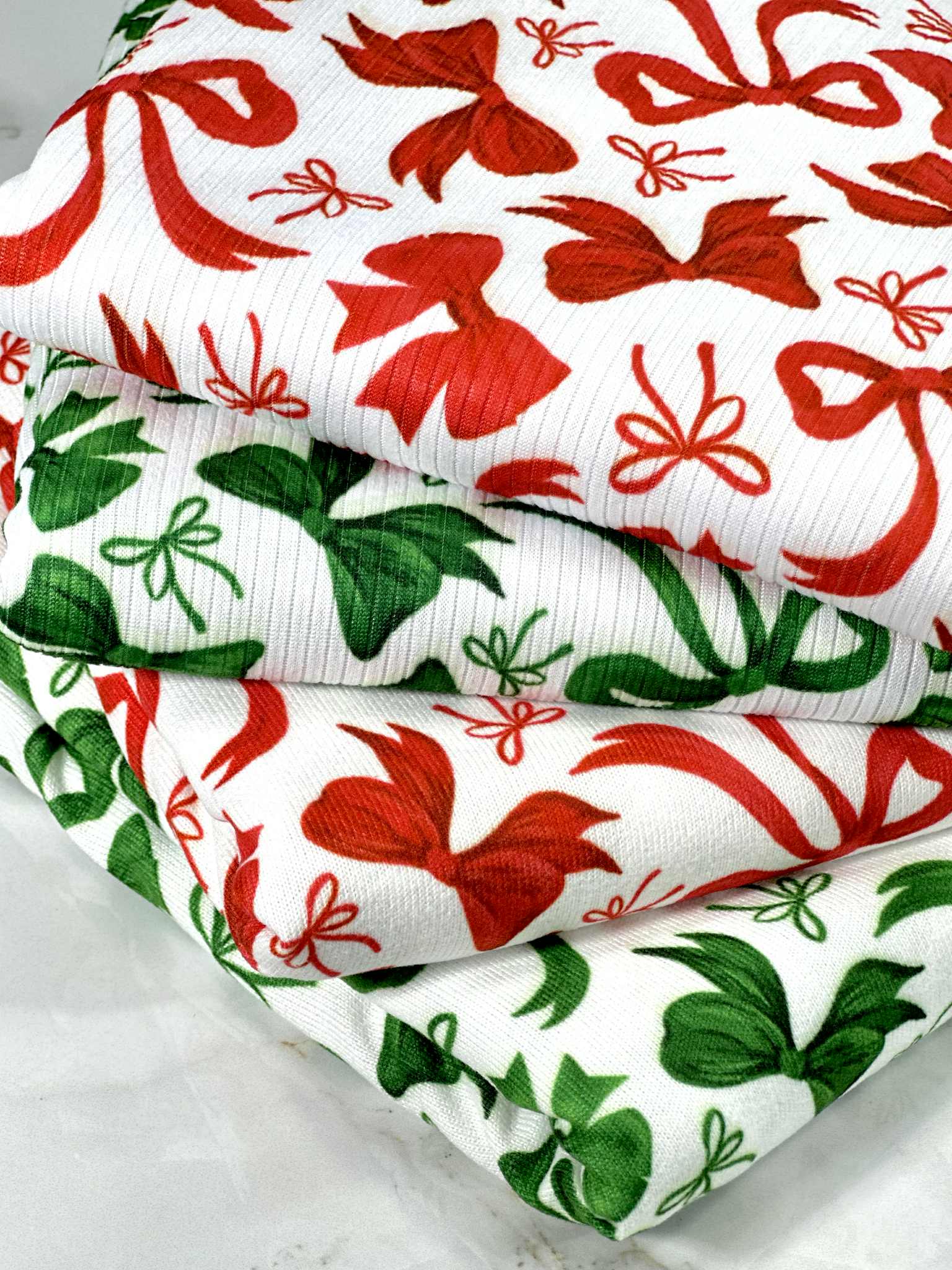 (4X2 RIB) GREEN BOWS ON OFF WHITE