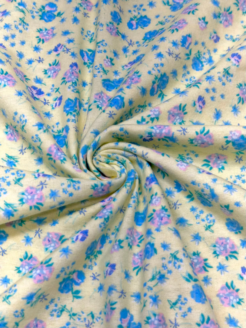 (FLANNEL COTTON) FLORAL PATTERN ON SOFT YELLOW