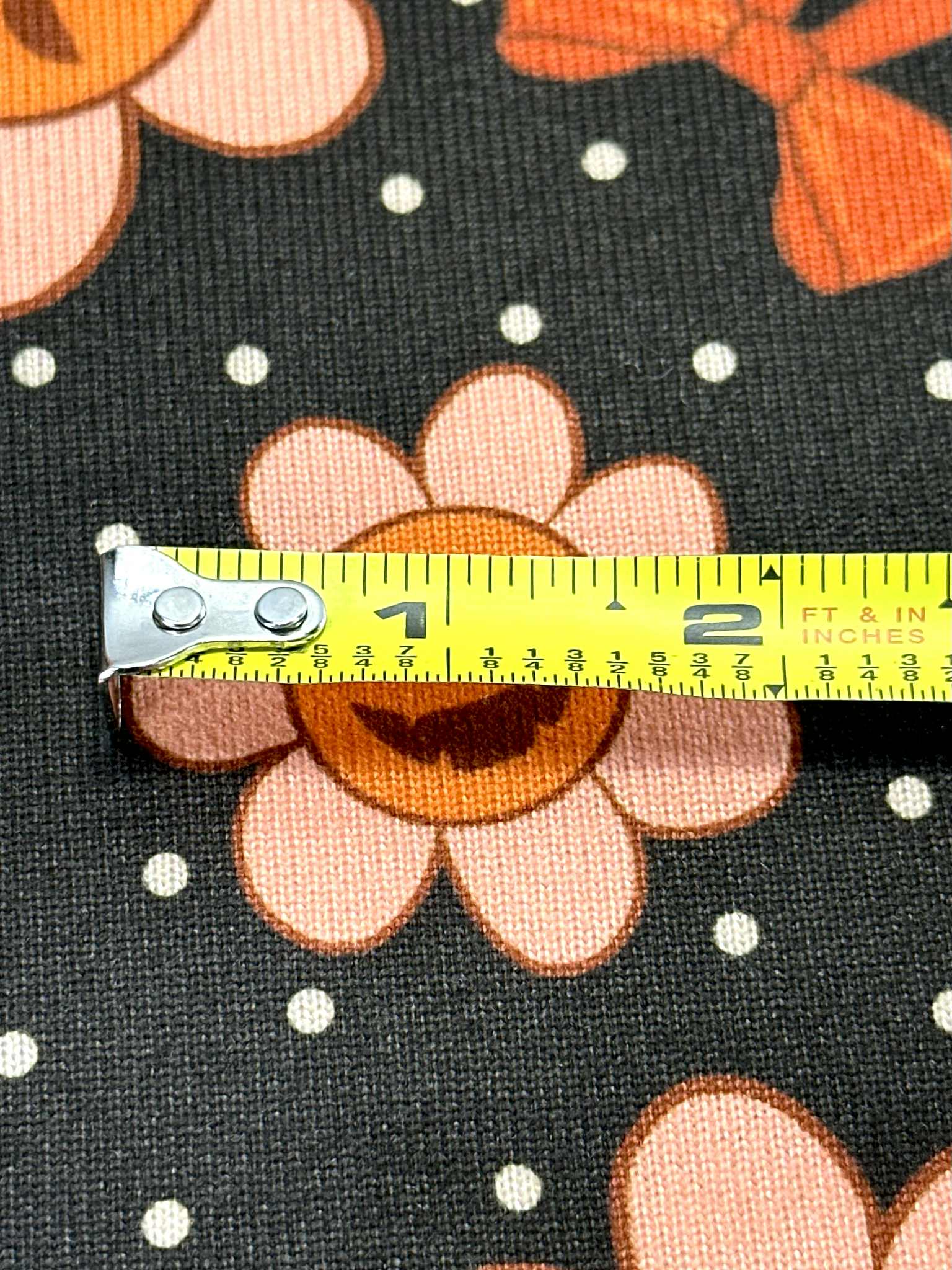 (OAKLEY) ORANGE PUMPKIN FLOWERS AND BOWS ON DARK BROWN(1)