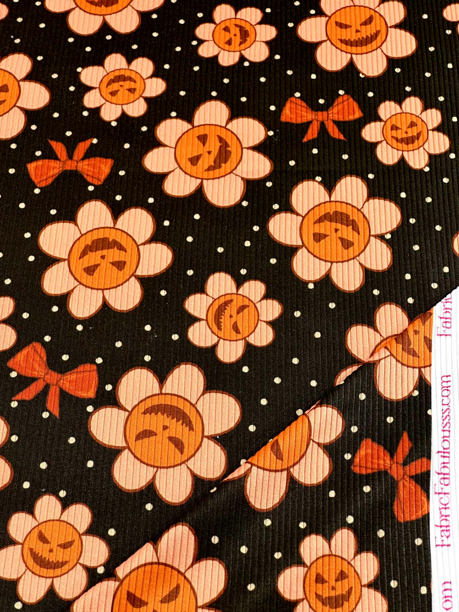 (4X2 RIB) ORANGE PUMPKIN FLOWERS AND BOWS ON DARK BROWN