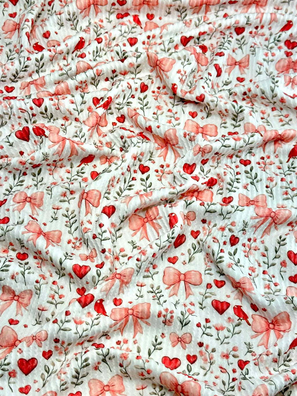 (URBAN RIB) HEARTS, BOWS, FLOWERS, AND RED BIRDS ON OFF WHITE