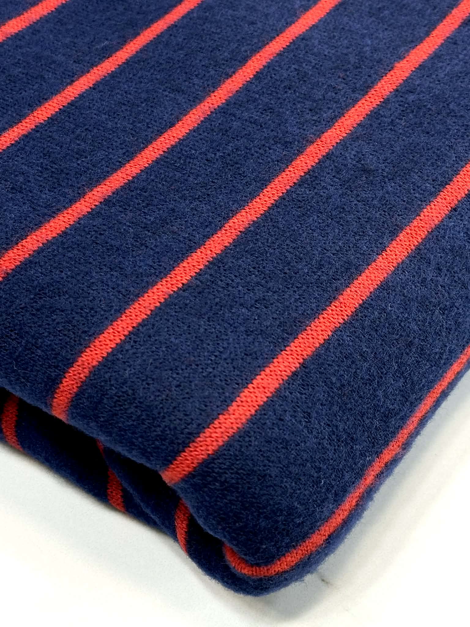 (SWEATER KNIT) RED ON NAVY (2)
