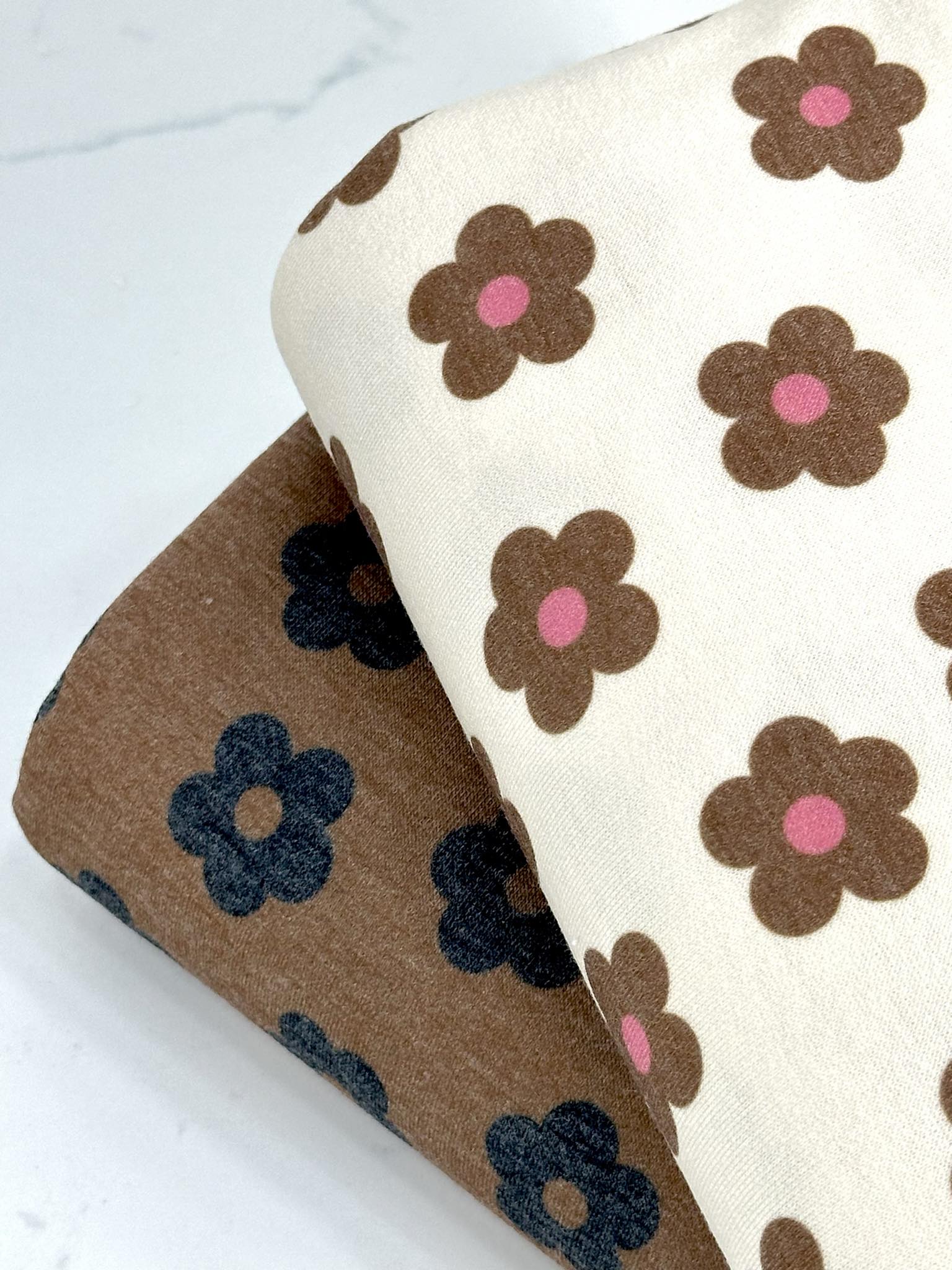 (FRENCH TERRY) SMALL PINK AND BROWN FLOWERS ON LIGHT CREAM