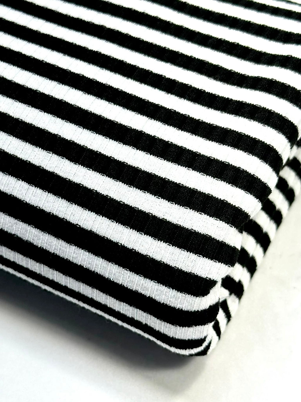 (RIB) BLACK AND OFF WHITE THINNER STRIPES