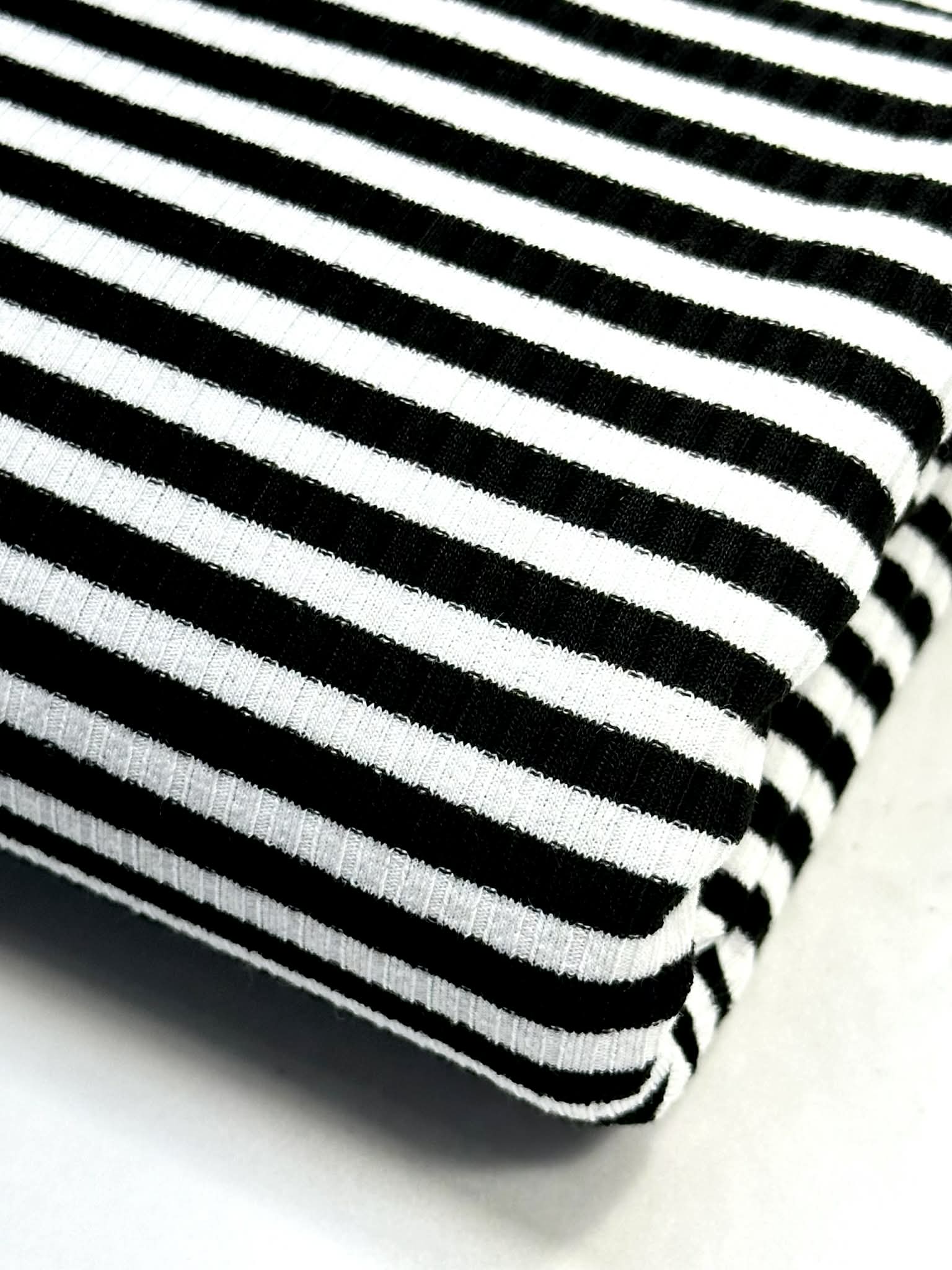 (RIB) BLACK AND OFF WHITE THINNER STRIPES