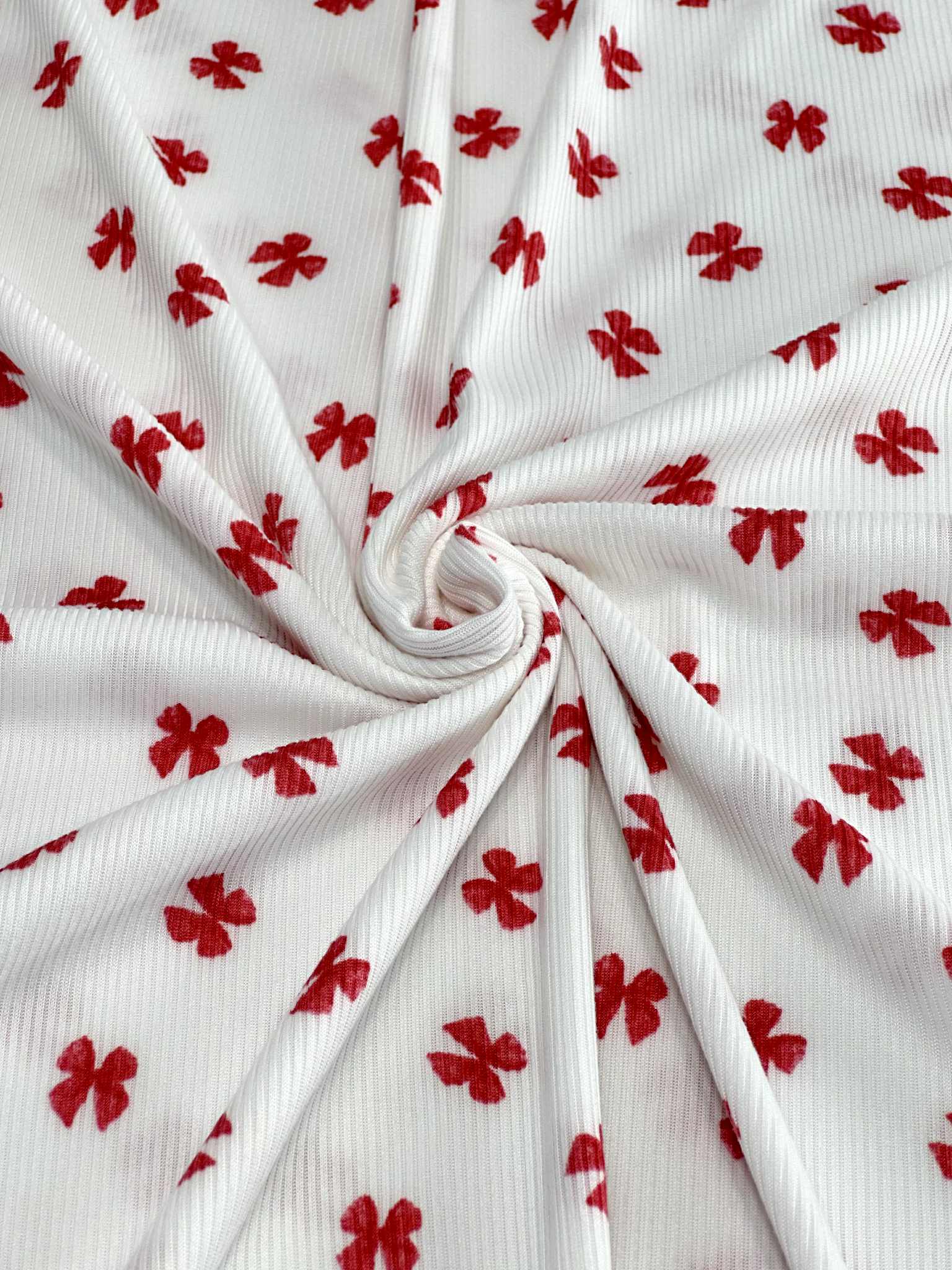 (2X2 RIB) RED BOWS ON OFF WHITE