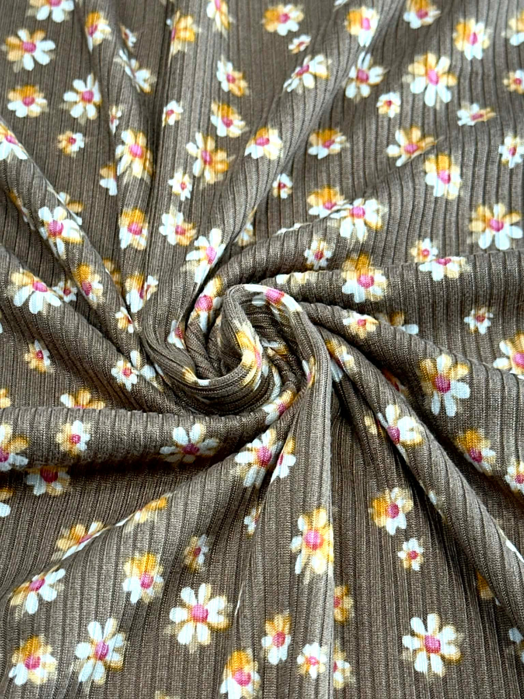 (4X2 YUMMY RIB) ORANGE, PINK, AND OFF WHITE FLOWERS ON POWDER BROWN
