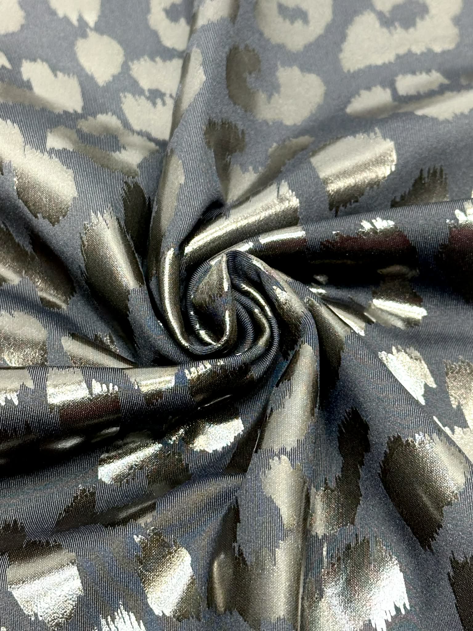 (PLEATHER) CHEETAH PRINT ON BLACK (2)