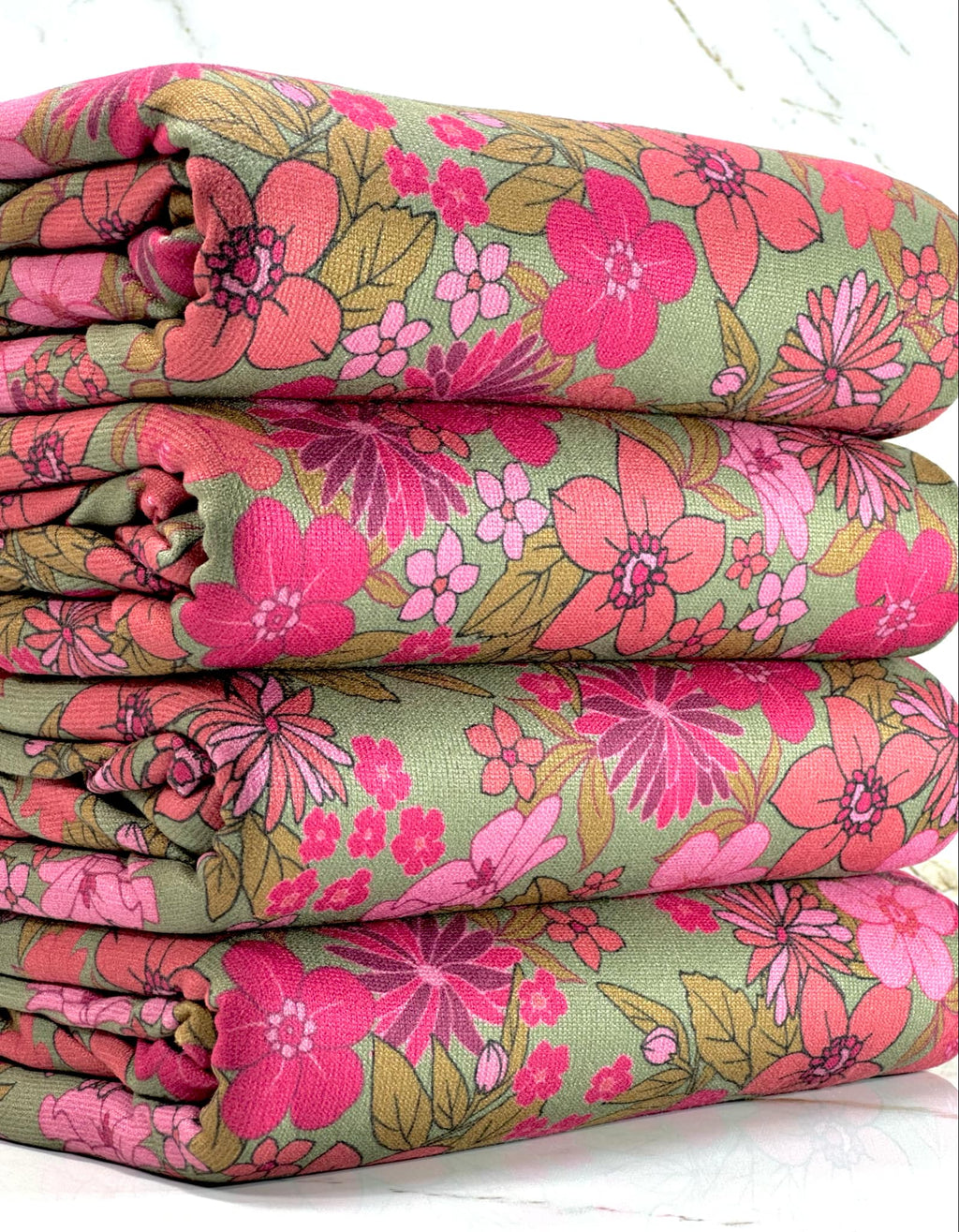 (OAKLEY) PINK AND MAGENTA FLOWERS ON VINTAGE GREEN