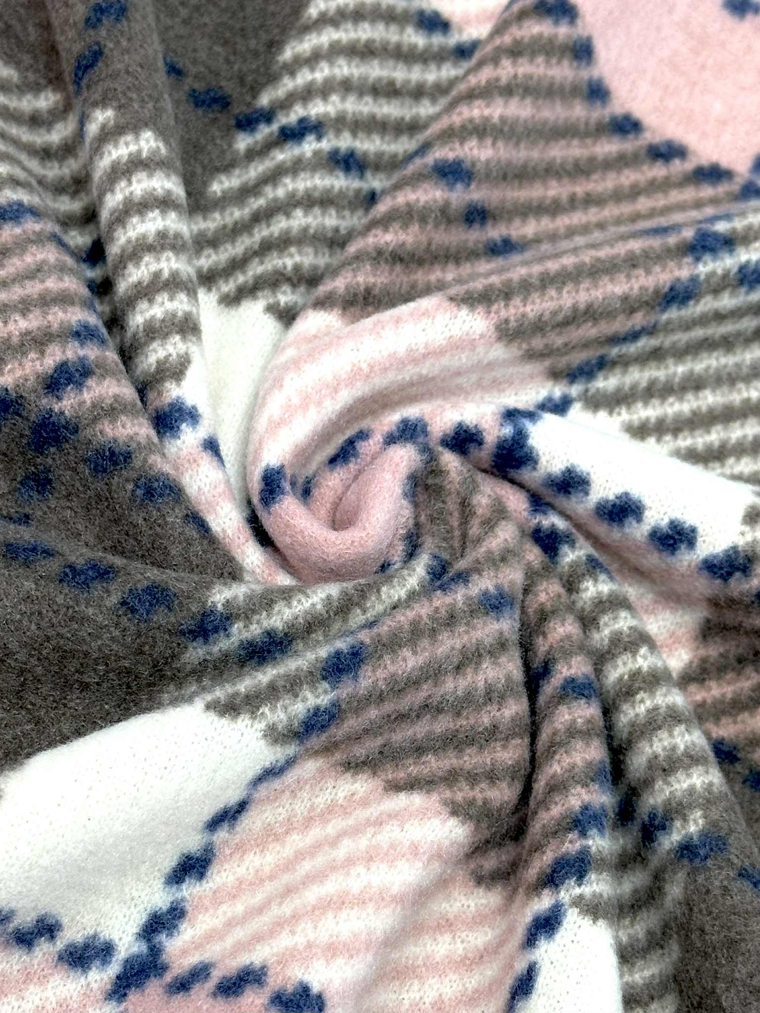 (BRUSHED SWEATER KNIT) BLUSH, BROWN, AND CREAM PLAID (4)