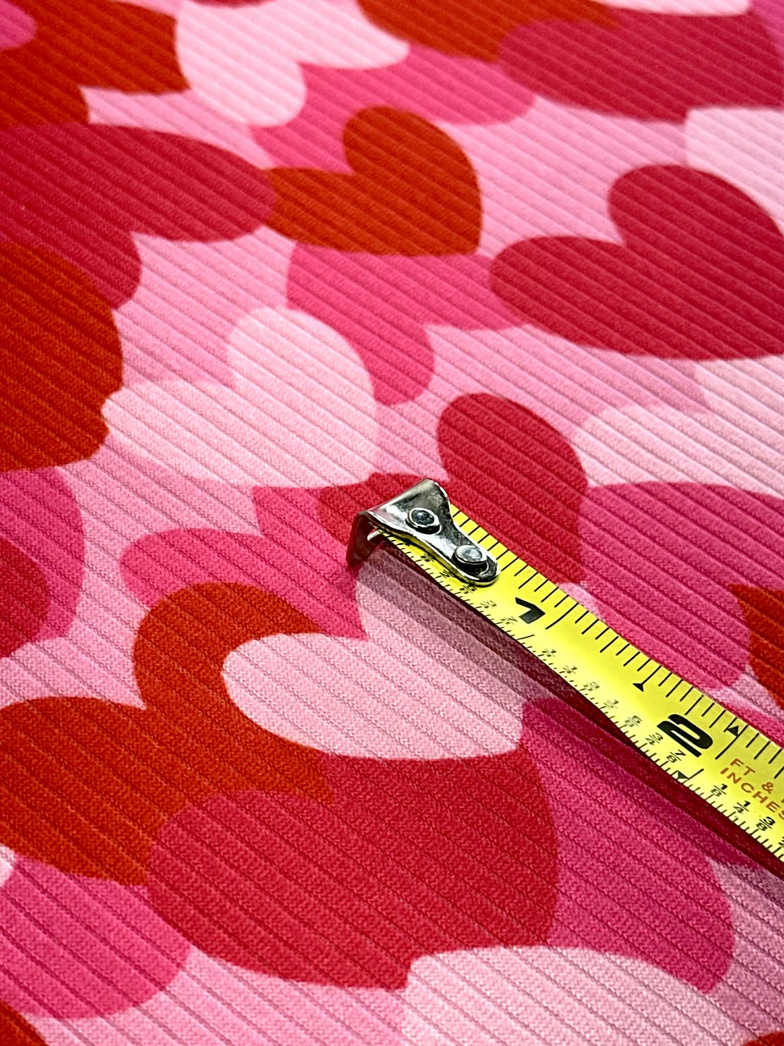 (4X2 YUMMY RIB) RED AND PINK HEARTS ON PINK (1)