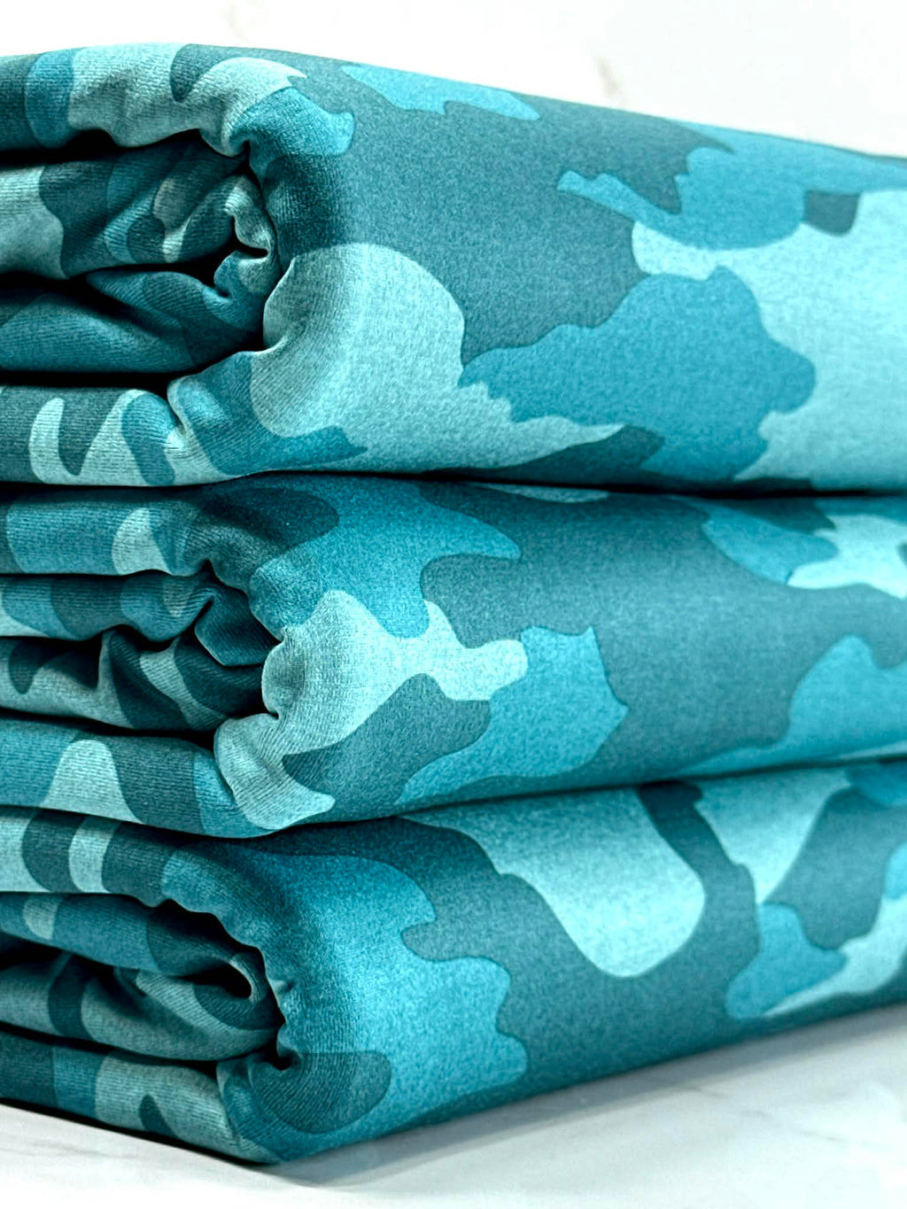 (YOGA) TEAL AND TURQUOISE CAMOFLAGE