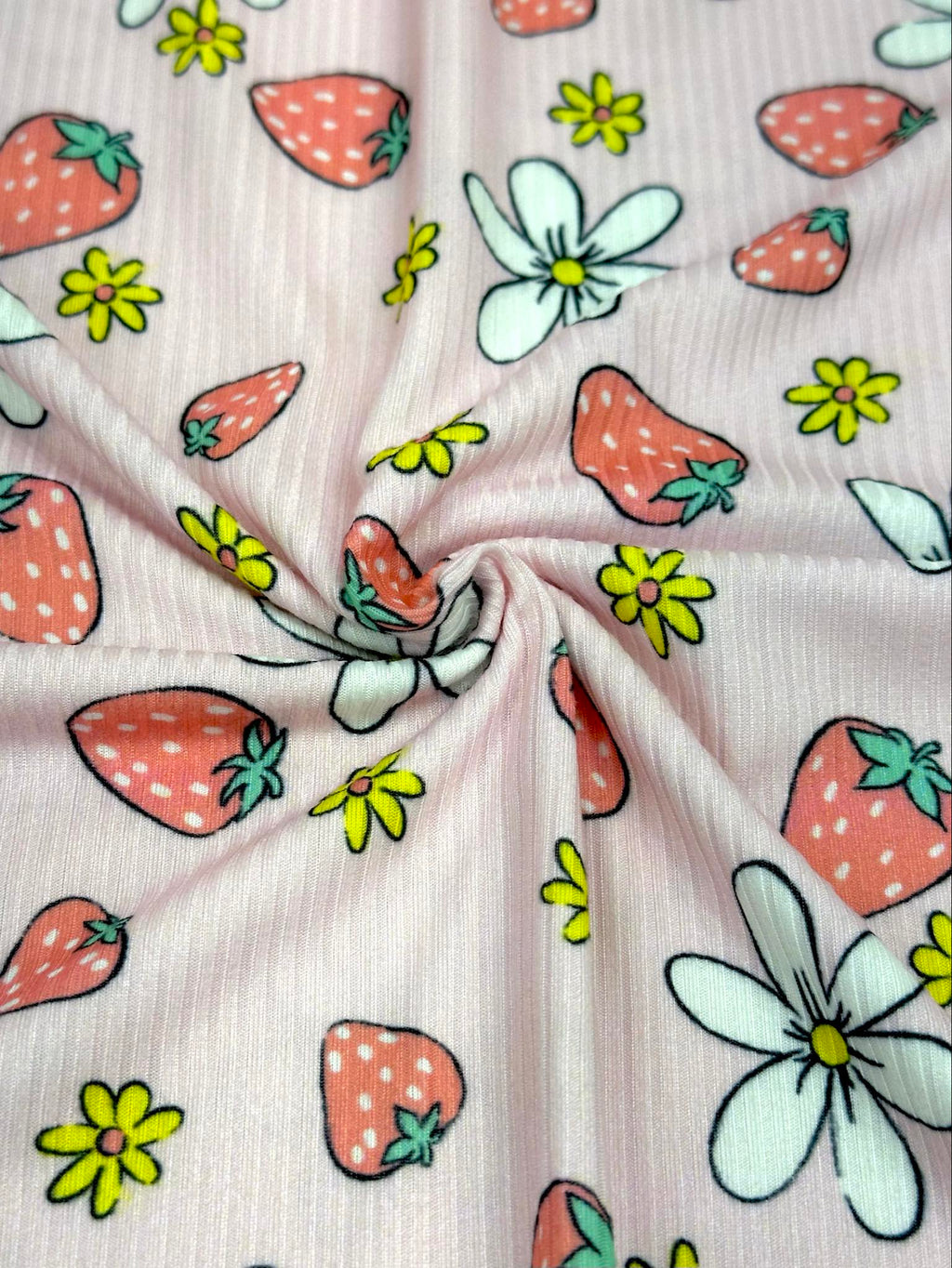 (YUMMY RIB) STRAWBERRIES AND FLOWERS ON PINK