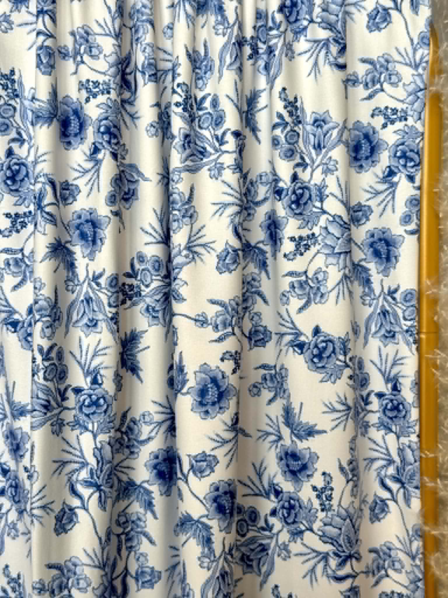 (DBP) VINTAGE BLUE FLOWERS ON OFF WHITE