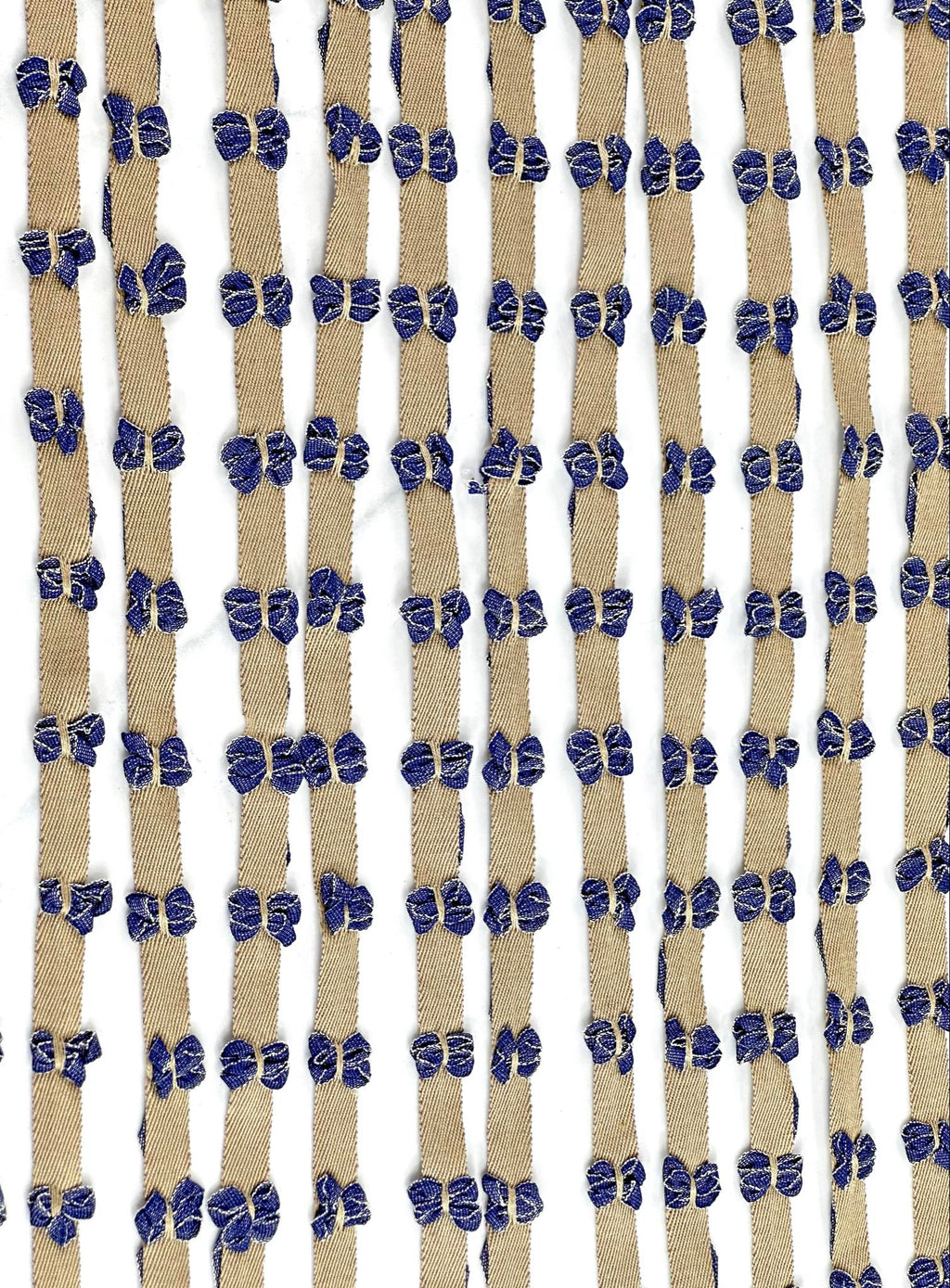 (TRIM) DENIM BOWS ON KHAKI STRIP
